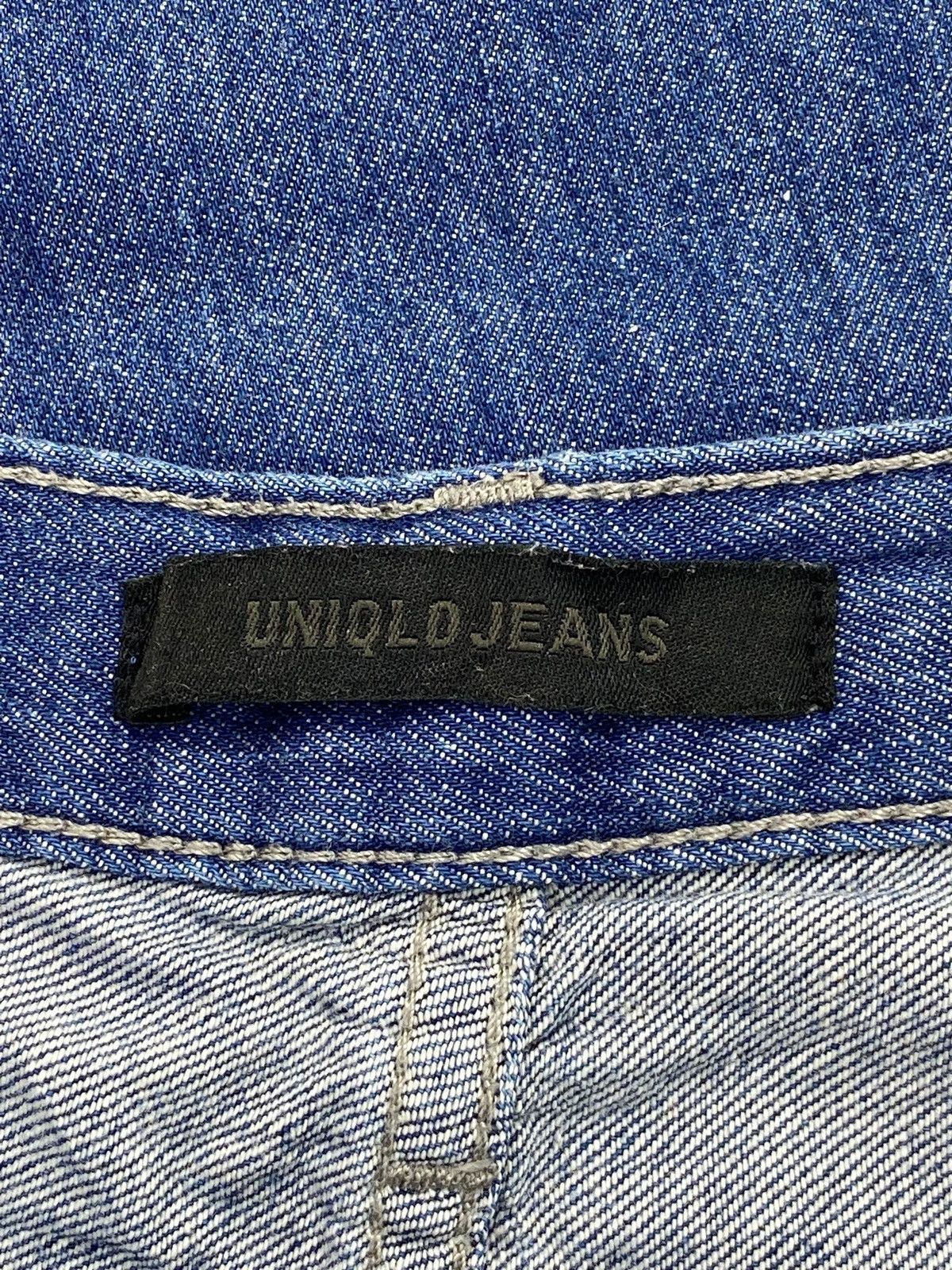 Uniqlo Uniqlo Blue Wash Baggy Style Soft Jeans Size US 34 / EU 50 - 12 Thumbnail