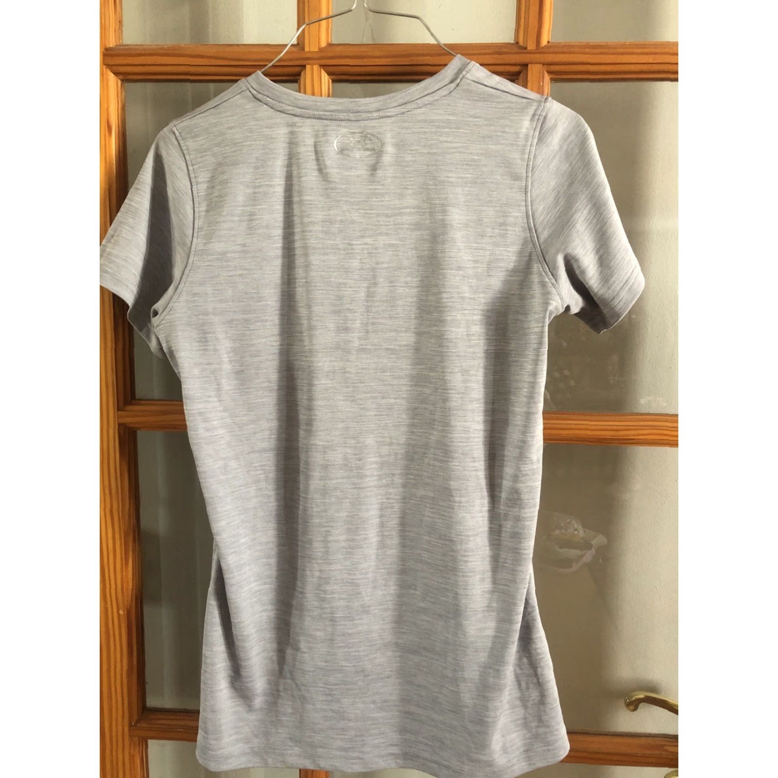 Under Armour Under Armour T-Shirt Womens M HeatGear Semi-Fitted Short Sleeve V-Neck Gray Size M / US 6-8 / IT 42-44 - 4 Thumbnail