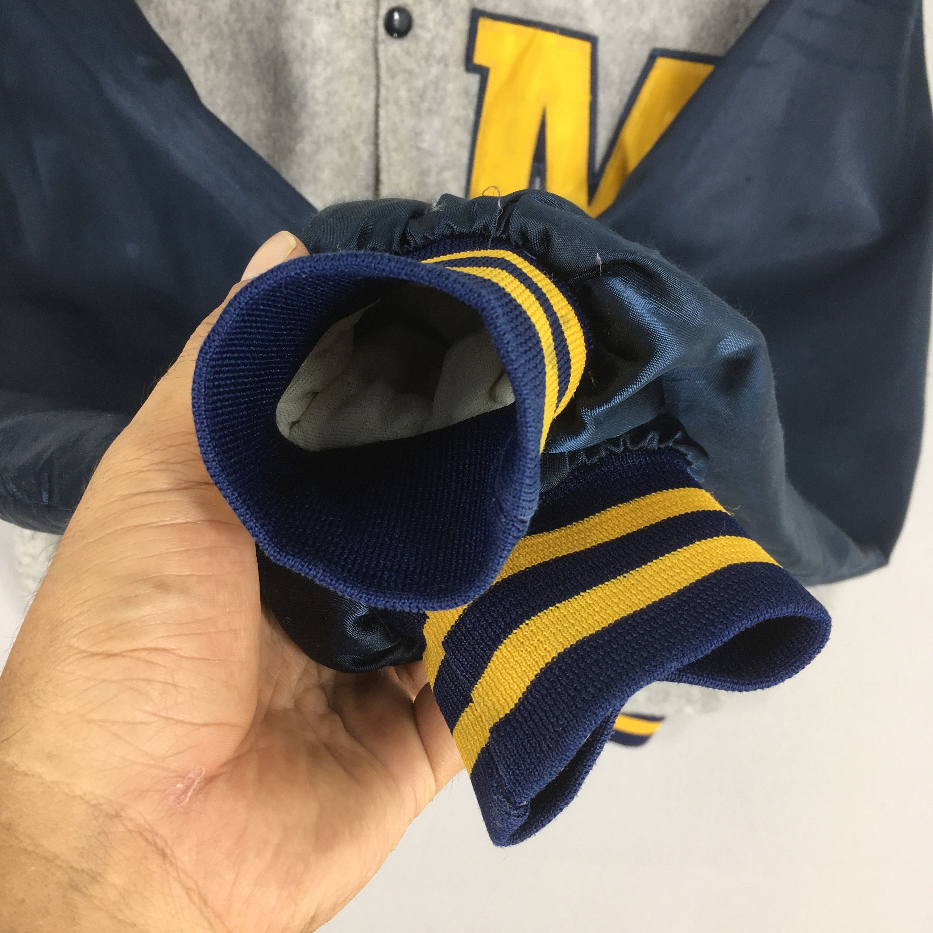 NCAA Vintage Michigan Wolverines Windbreaker Jacket XL Size US XL / EU 56 / 4 - 4 Thumbnail
