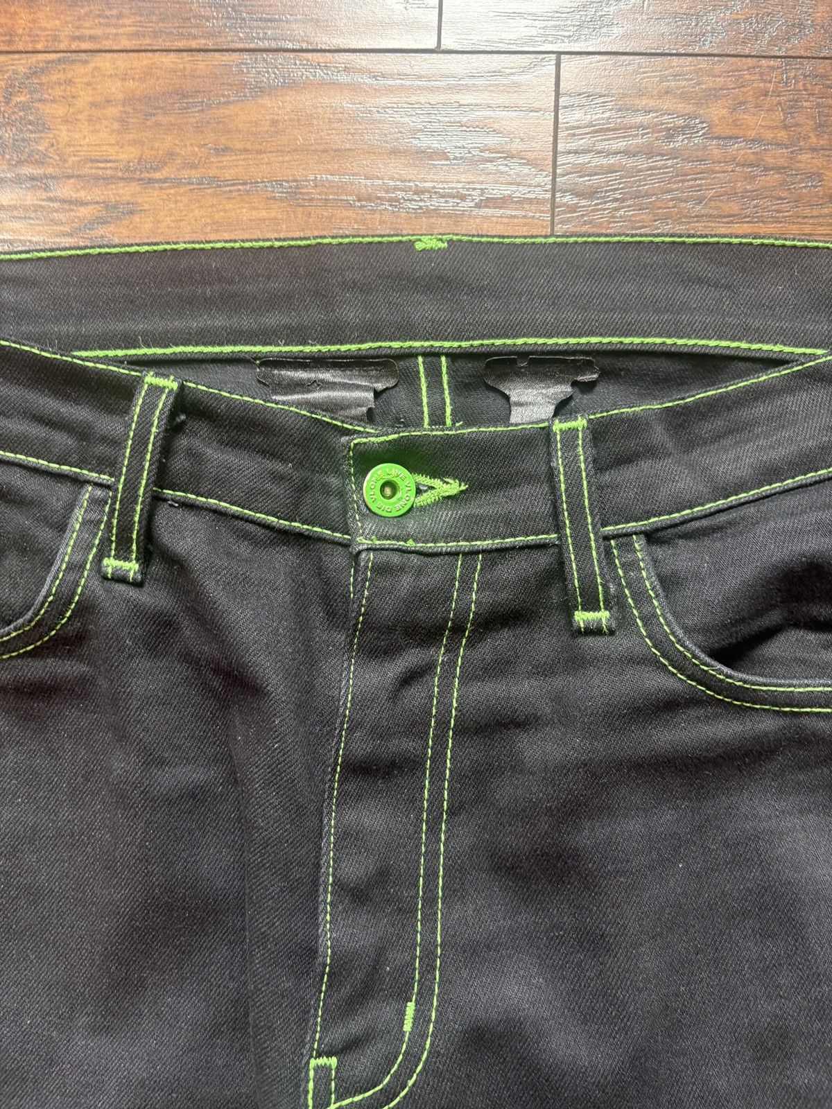 Vlone 2018 LIVE ALONE DIE ALONE Old English Green Denim Size US 34 / EU 50 - 4 Thumbnail