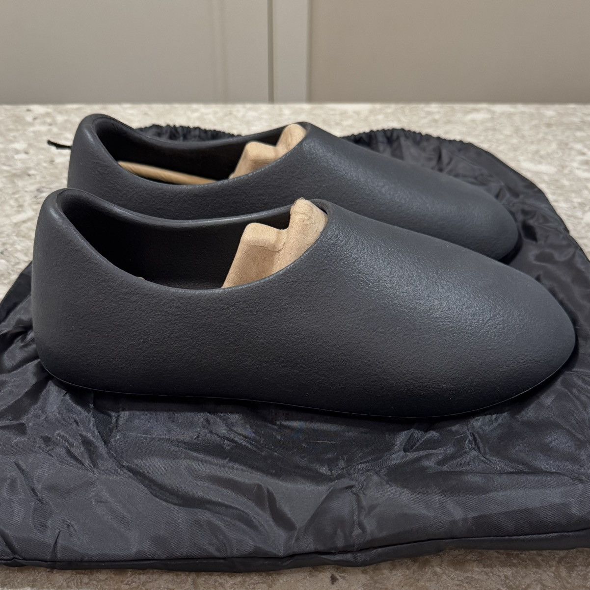 Yeezy Yeezy YZY SL-01 Size US 6 / EU 39 - 3 Thumbnail