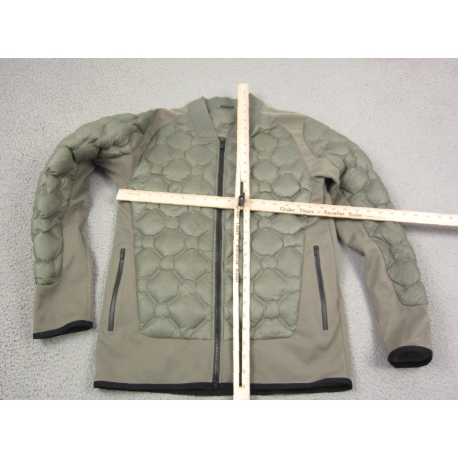 Under Armour Under Armour Jacket Adults Medium Green Bomber Jacket Down Insulation Zip Front Stand-Up Collar Pockets Logo Regular Fit Size US M / EU 48-50 / 2 - 6 Thumbnail