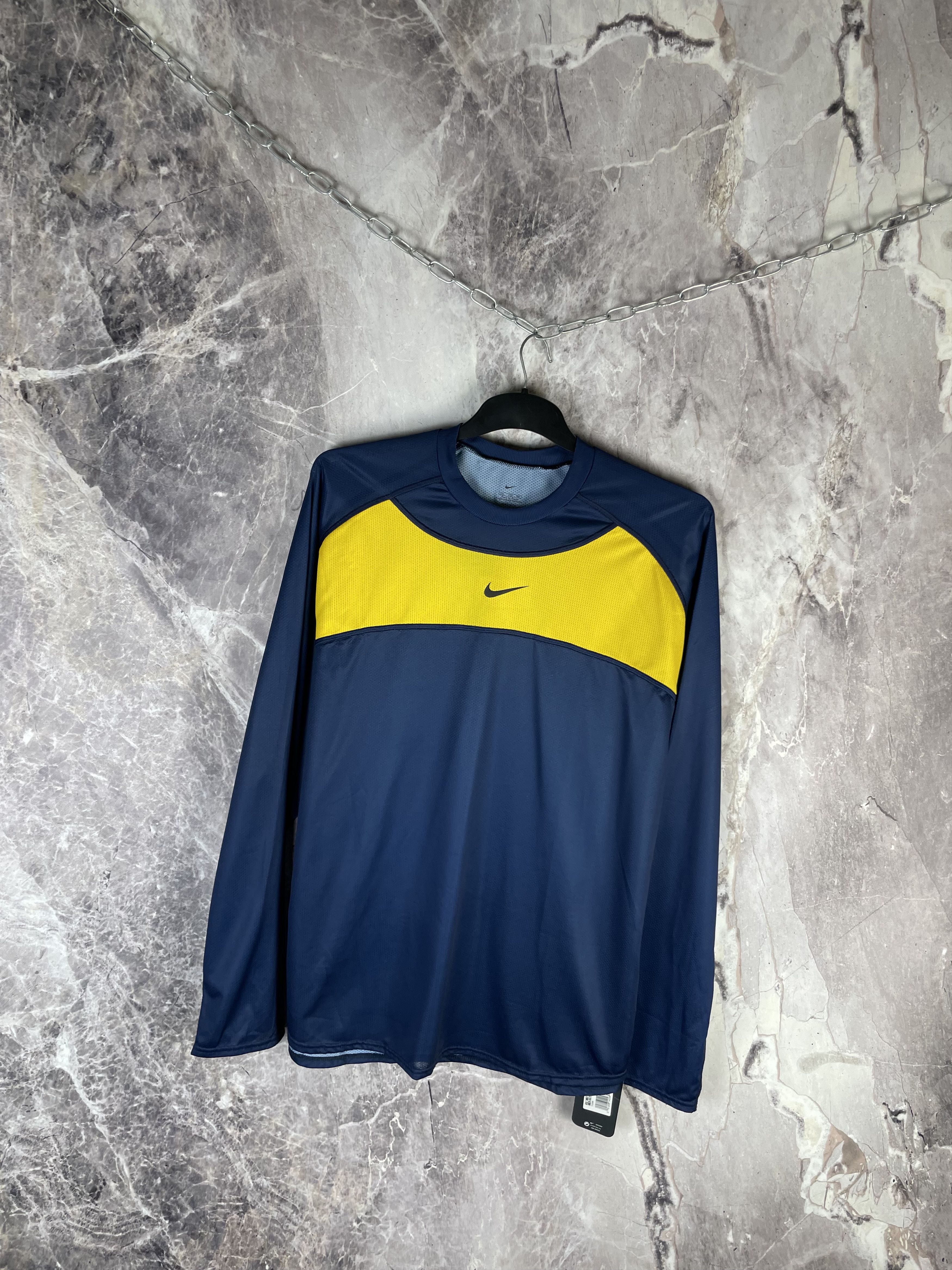 Nike Vintage 00s Long Sleeve Center Logo Size US XXL / EU 58 / 5 - 2 Thumbnail