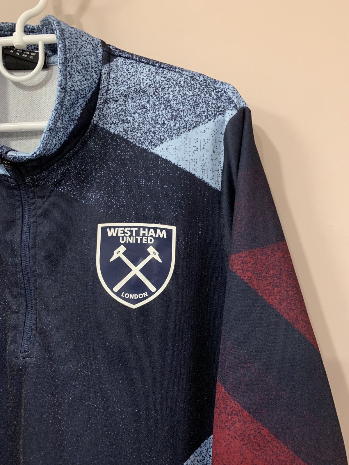 Umbro West Ham United training Umbro long sleeve shirts top jersey Size US XL / EU 56 / 4 - 5 Thumbnail