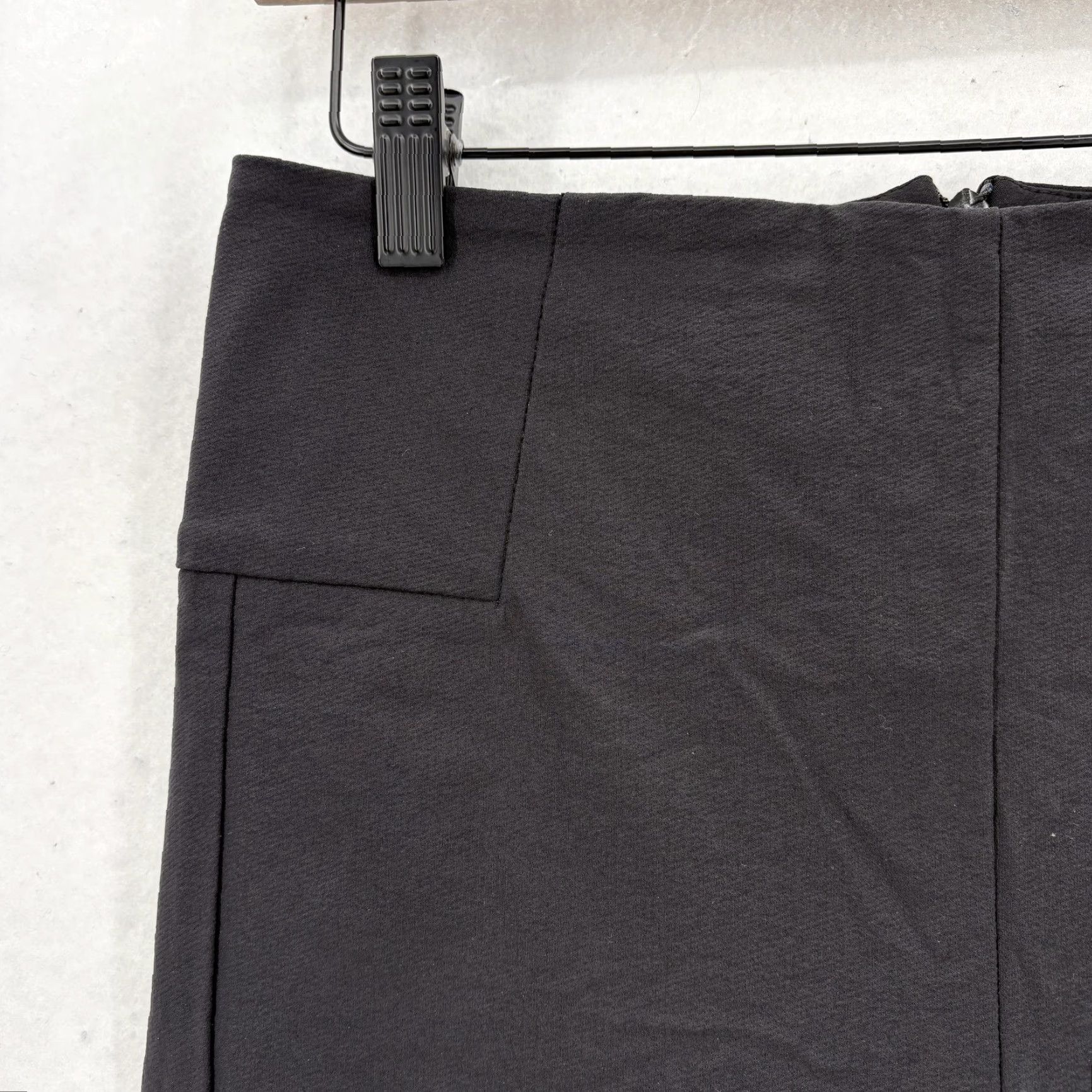 Athleta VINTAGE? No. Athleta Wander Slim Straight Crop Pants Womens 6 Black Stretch Back Zip Career Size 28" / US 6 / IT 42 - 3 Thumbnail