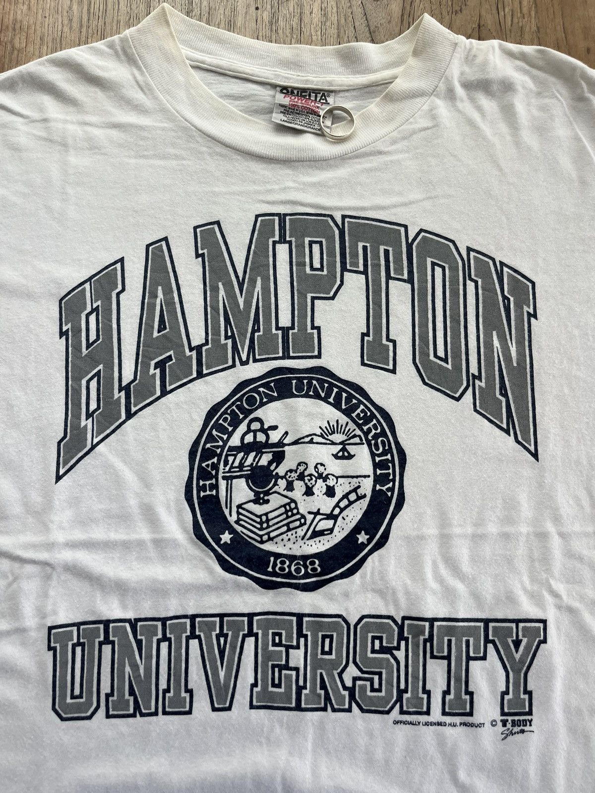 Vintage Vintage HAMPTON UNIVERSITY Logo 90’s Tshirt Size US L / EU 52-54 / 3 - 5 Thumbnail