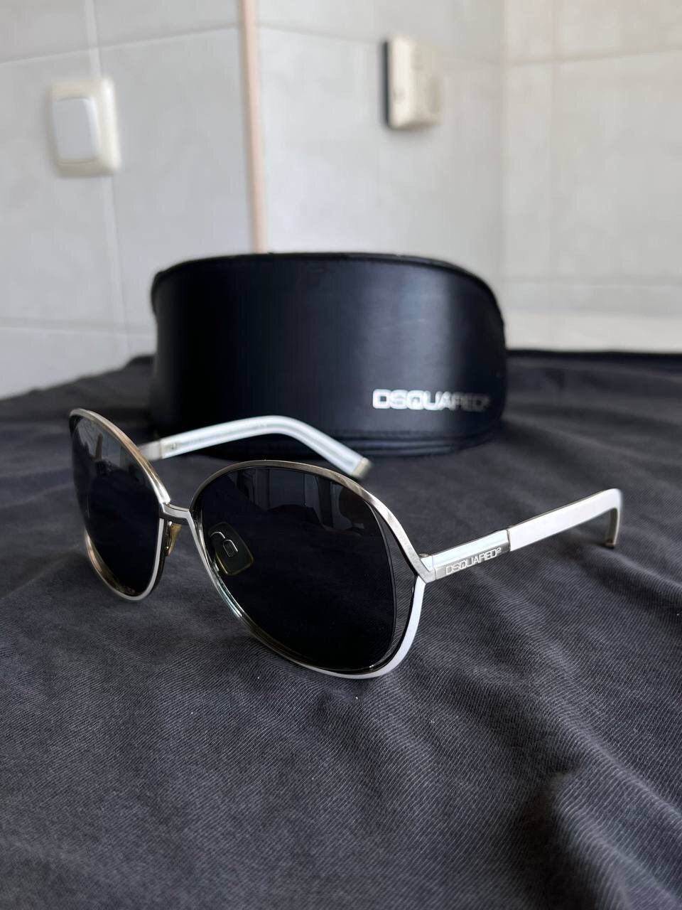 Dsquared2 DSQUARED2 Vintage Sunglasses Italy White with Case Y2K Size ONE SIZE - 1 Thumbnail