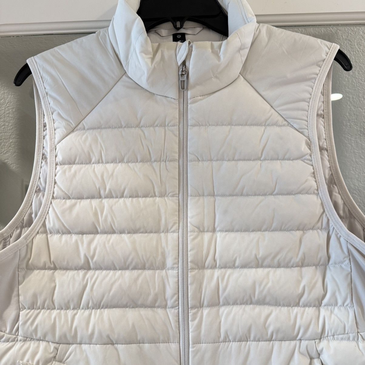Lululemon Lululemon Men’s Down for It All Vest Vapor/White Size Small Size US S / EU 44-46 / 1 - 3 Thumbnail