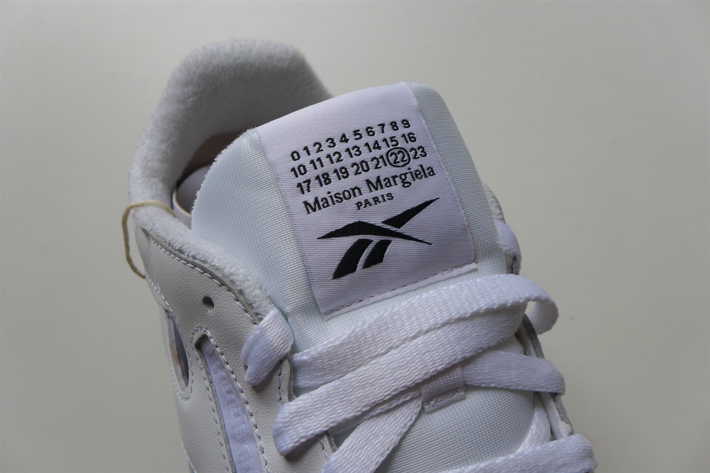 Maison Margiela × Reebok Magiela x Reebok Tabi White Classic Leather DQ Sneakers Size US 13 / EU 46 - 12 Thumbnail