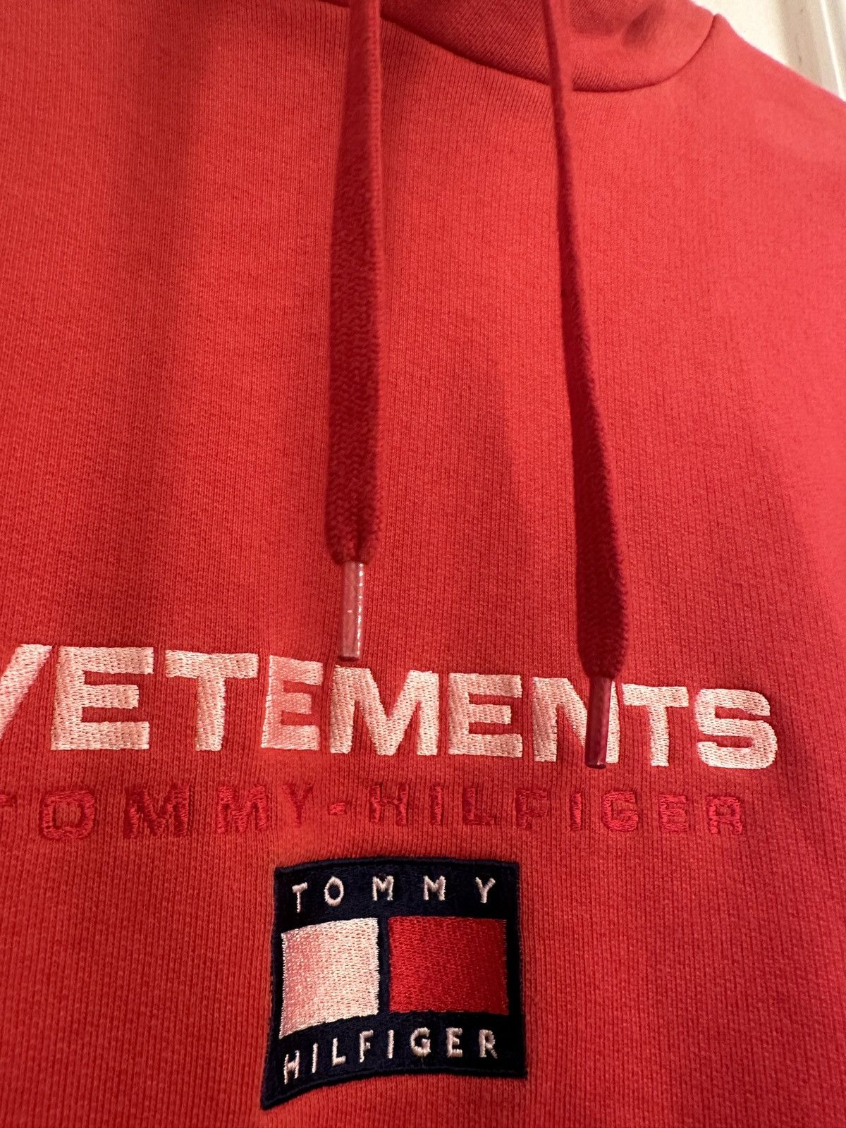 Tommy Hilfiger × Vetements Vetements x Tommy Hilfiger Layered Hoodie Size US S / EU 44-46 / 1 - 5 Thumbnail
