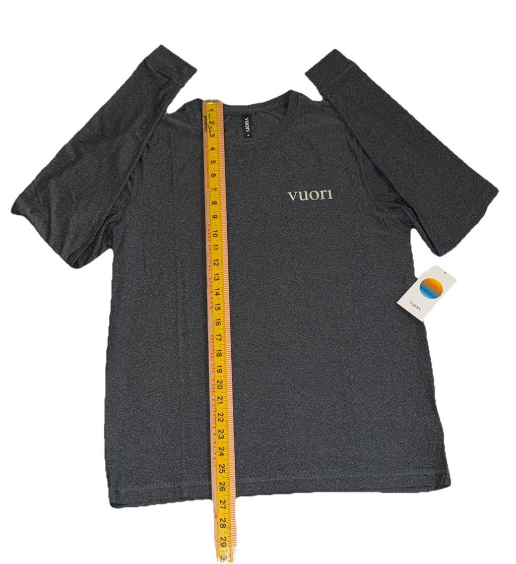 Vuori VUORI ULUWATU UPF LONG SLEEVE CHARCOAL HEATHER SIZE MEDIUM Size US M / EU 48-50 / 2 - 4 Thumbnail