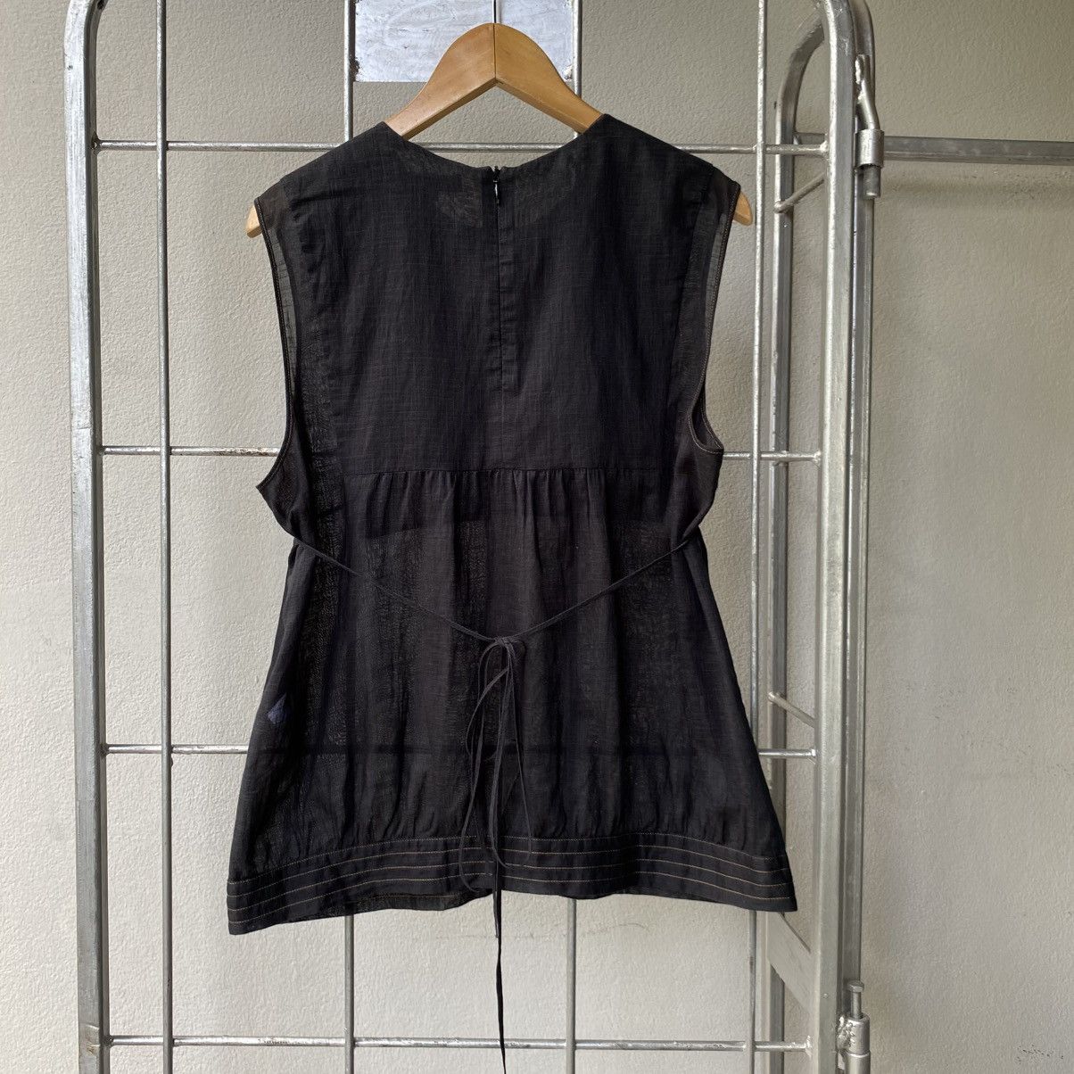 Kenzo Kenzo Black Sleeveless Blouse with Gold Embroidery Size M / US 6-8 / IT 42-44 - 6 Thumbnail