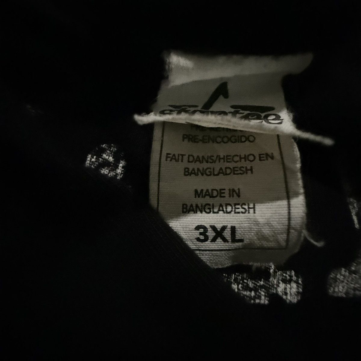 Japanese Brand Who Do You Think You Are, Running Around Leaving Scars - Tee Size US XXL / EU 58 / 5 - 3 Thumbnail
