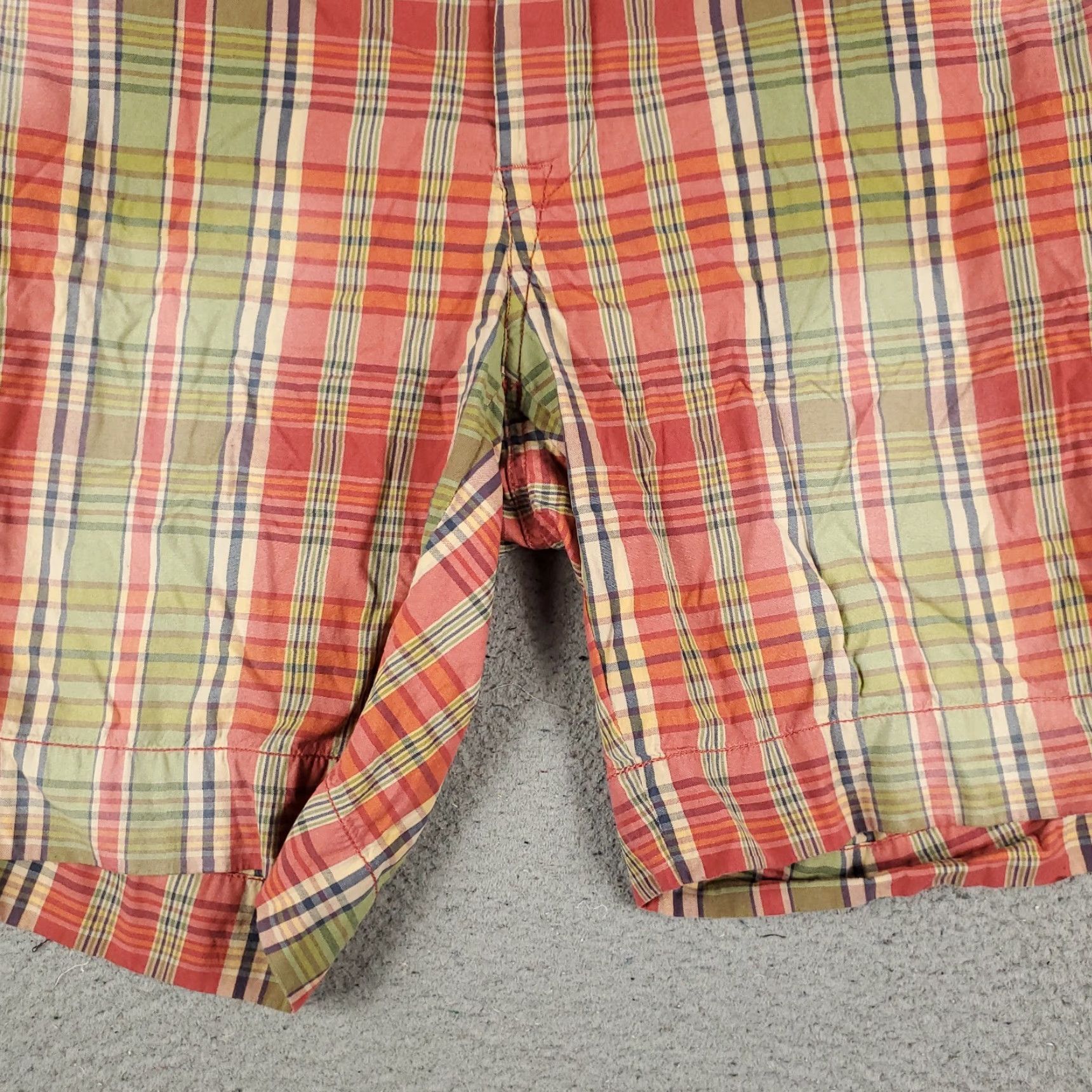 Ralph Lauren VINTAGE Ralph Lauren Shorts Men Size 38 Casual Plaid Flat Front Chino Size US 38 / EU 54 - 5 Thumbnail