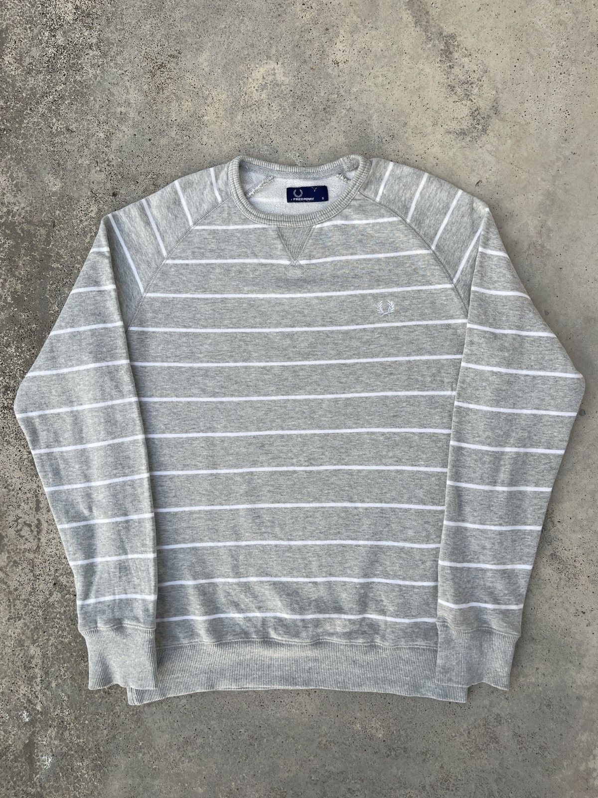 Fred Perry × Vintage Fred Perry Small Logo Stripes Sweatshirt Size US L / EU 52-54 / 3 - 1 Thumbnail