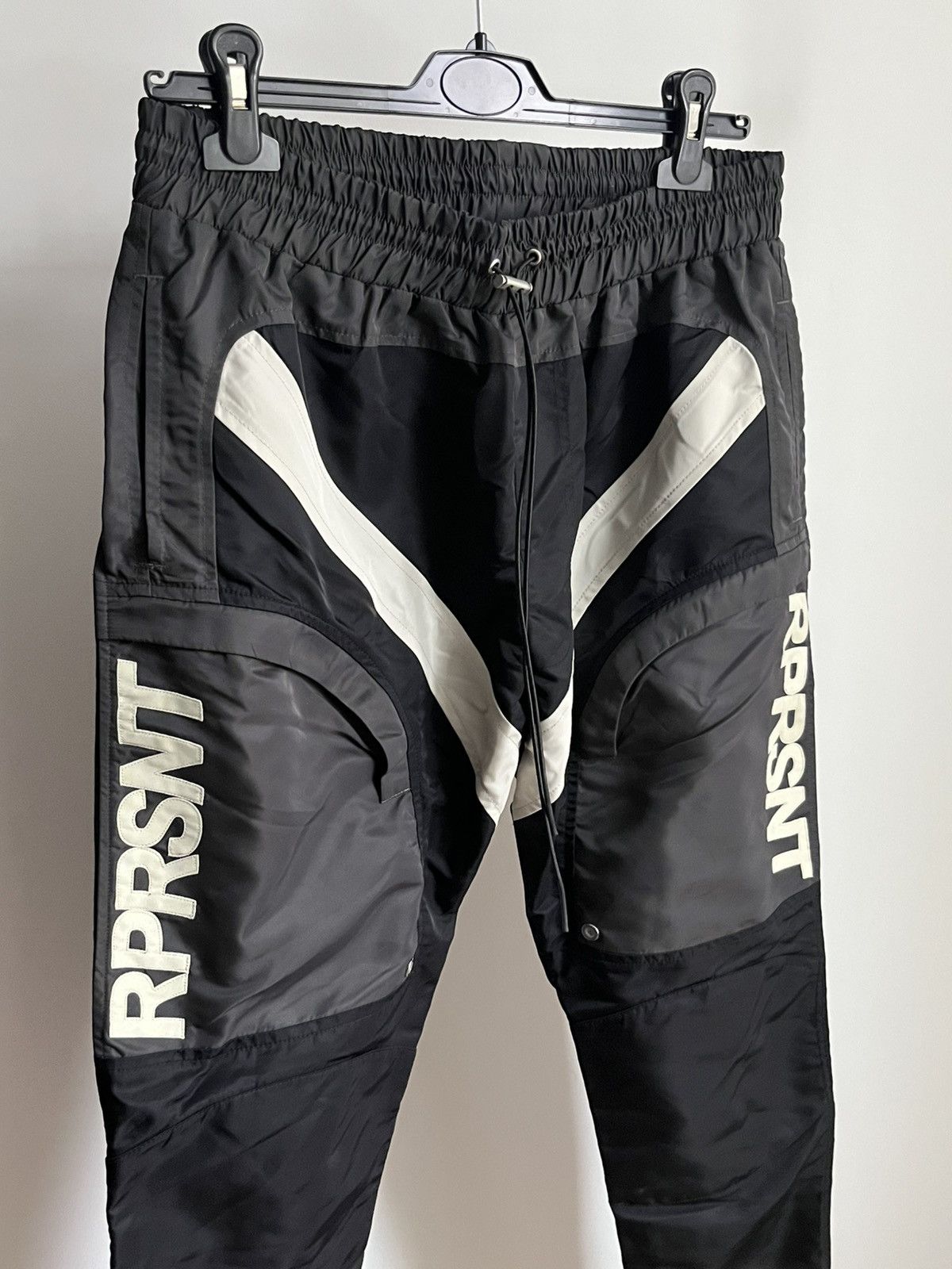 Represent Clo. Represent SS20 racing nylon pants Size US 33 - 2 Thumbnail