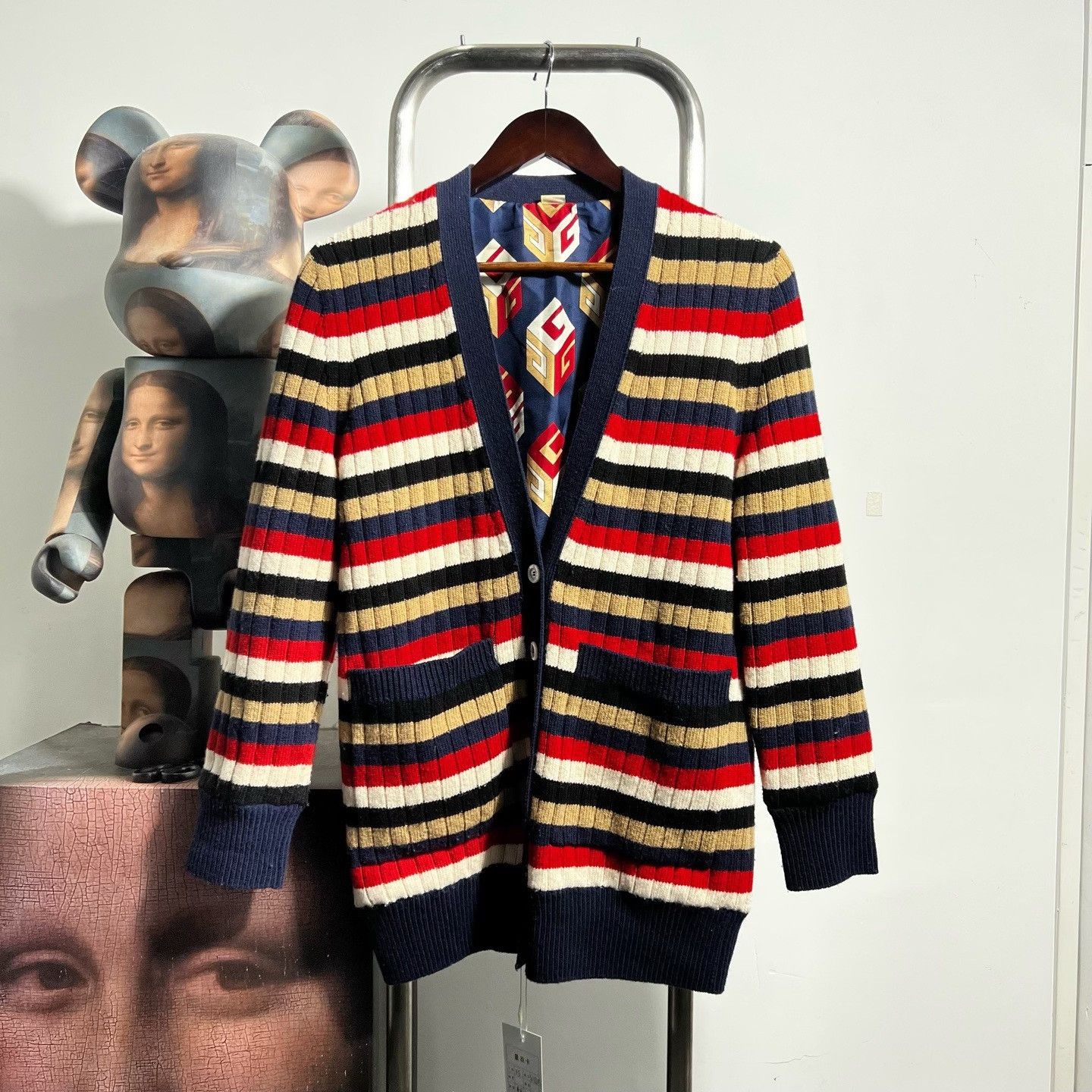 Gucci Gucci Sweater XS Women Size XS / US 0-2 / IT 36-38 - 1 Thumbnail