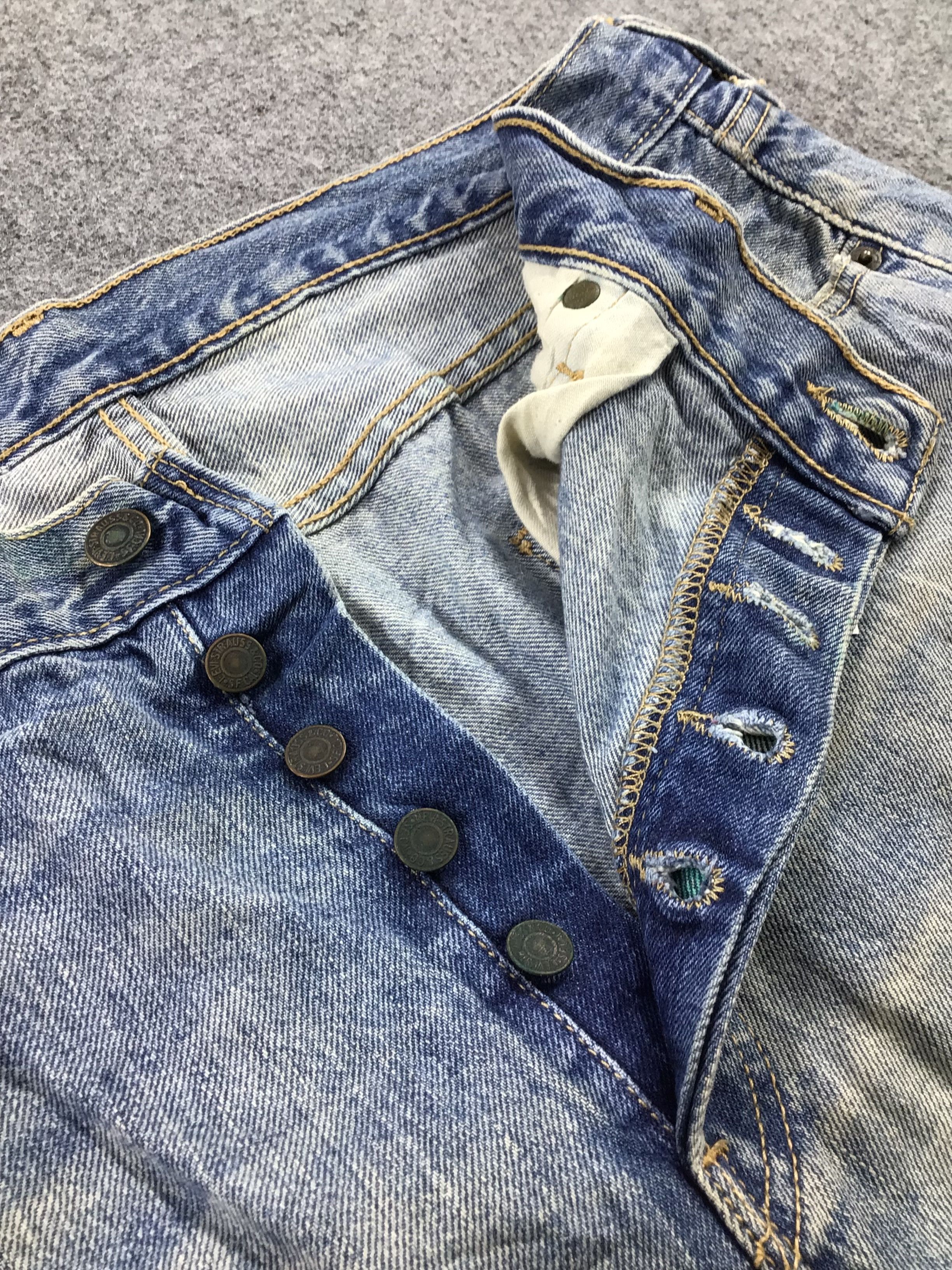 Levi's × Vintage Vintage Levis 501 Jeans Distressed-J823 Size US 35 - 8 Thumbnail