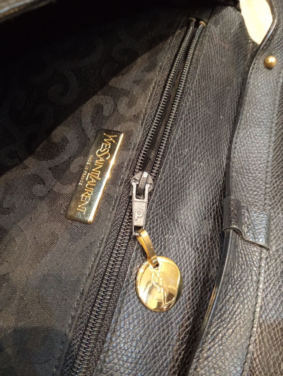 Yves Saint Laurent YVES SAINT LAURENT BLACK LEATHER ARABESQUE SHOULDER BAG Size ONE SIZE - 19 Thumbnail