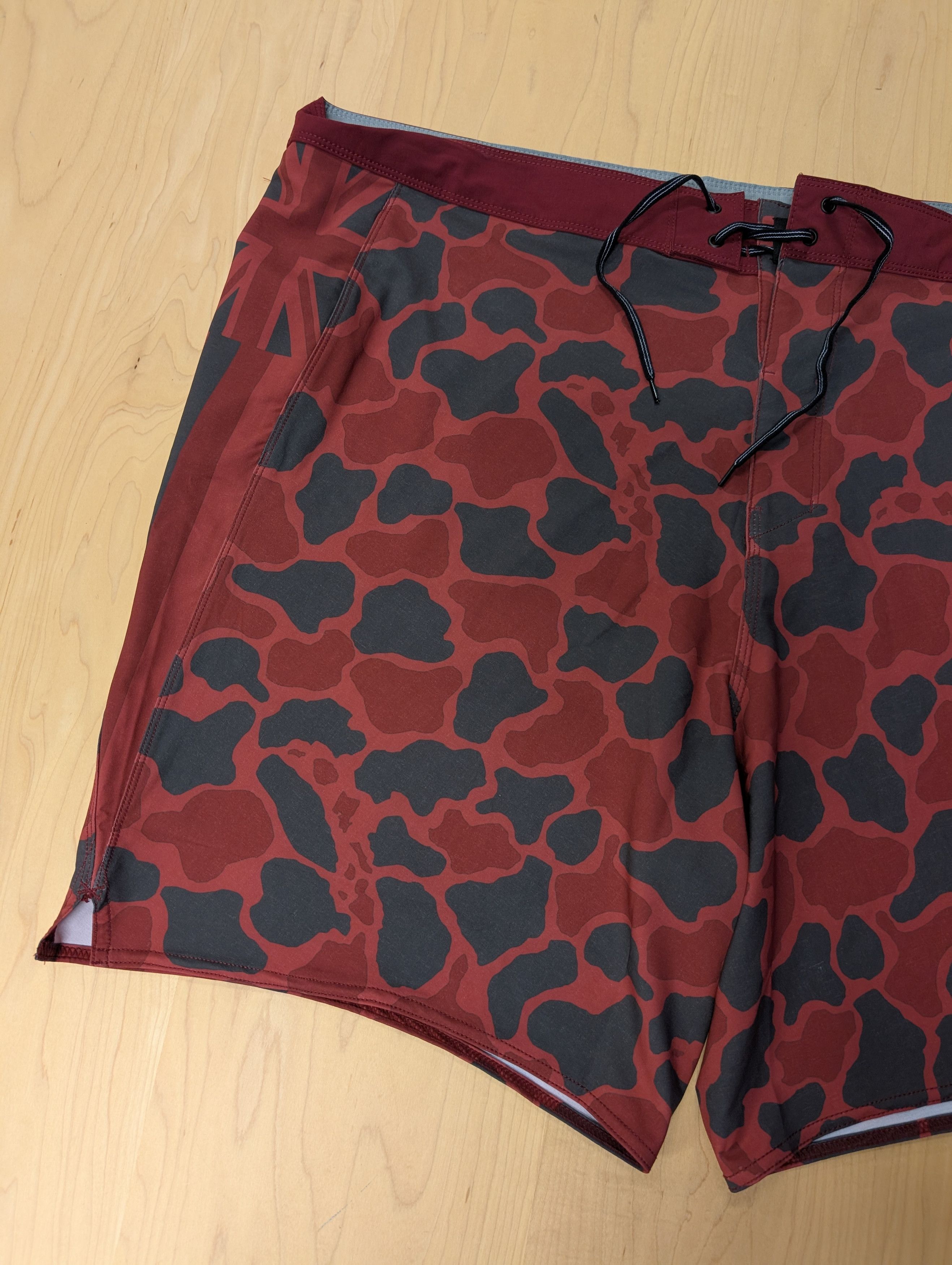 Other Florence Marine x Spotted Standard Elastic Short Red Size US 44 / EU 60 - 2 Thumbnail