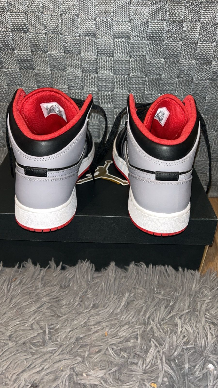 Jordan Brand × Nike Air Jordan 1 Mid GS 'Bred Shadow' Size US 7 / EU 40 - 3 Thumbnail