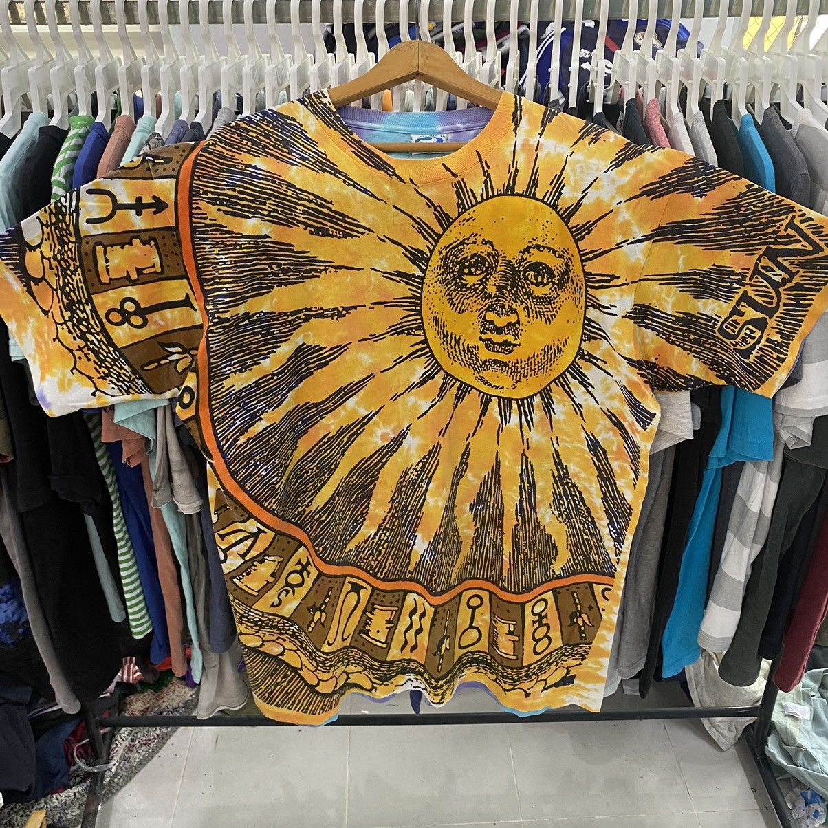 Liquid Blue Vintage 90’s Liquid Blue Sun and Moon Size US XL / EU 56 / 4 - 1 Thumbnail