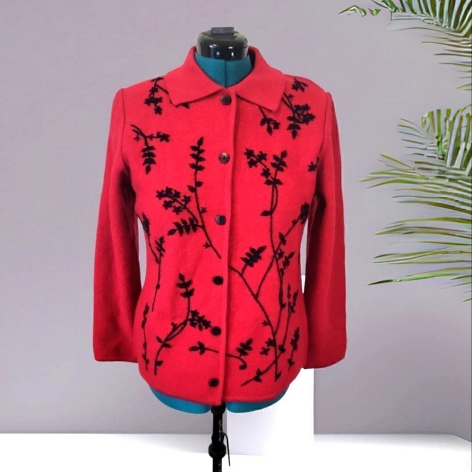 The Unbranded Brand Moonlight Bay Red Wool Jacket M Hand Embroidered Beaded Size M / US 6-8 / IT 42-44 - 13 Thumbnail