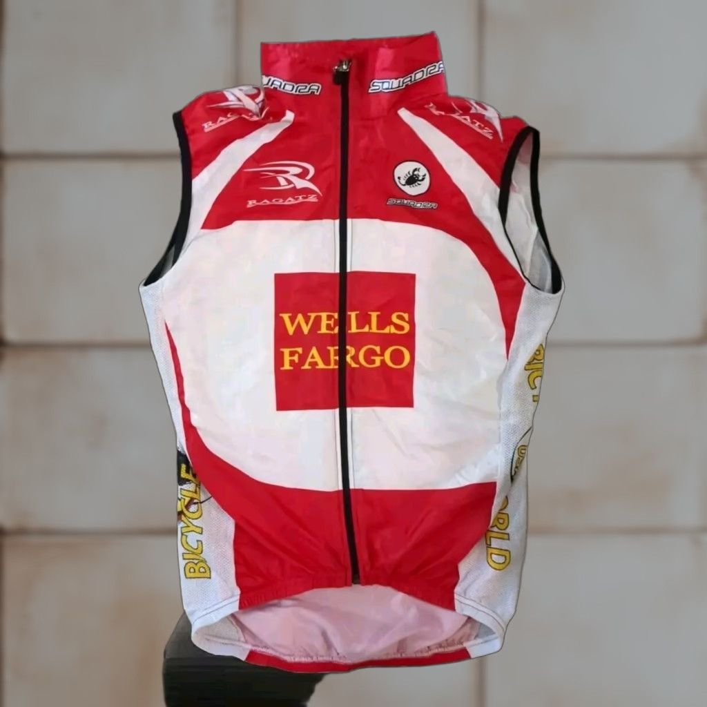 Vintage VINTAGE Squadra Vest M red White Geometric Big Logo Windbreaker Vest Mens Size US M / EU 48-50 / 2 - 1 Thumbnail