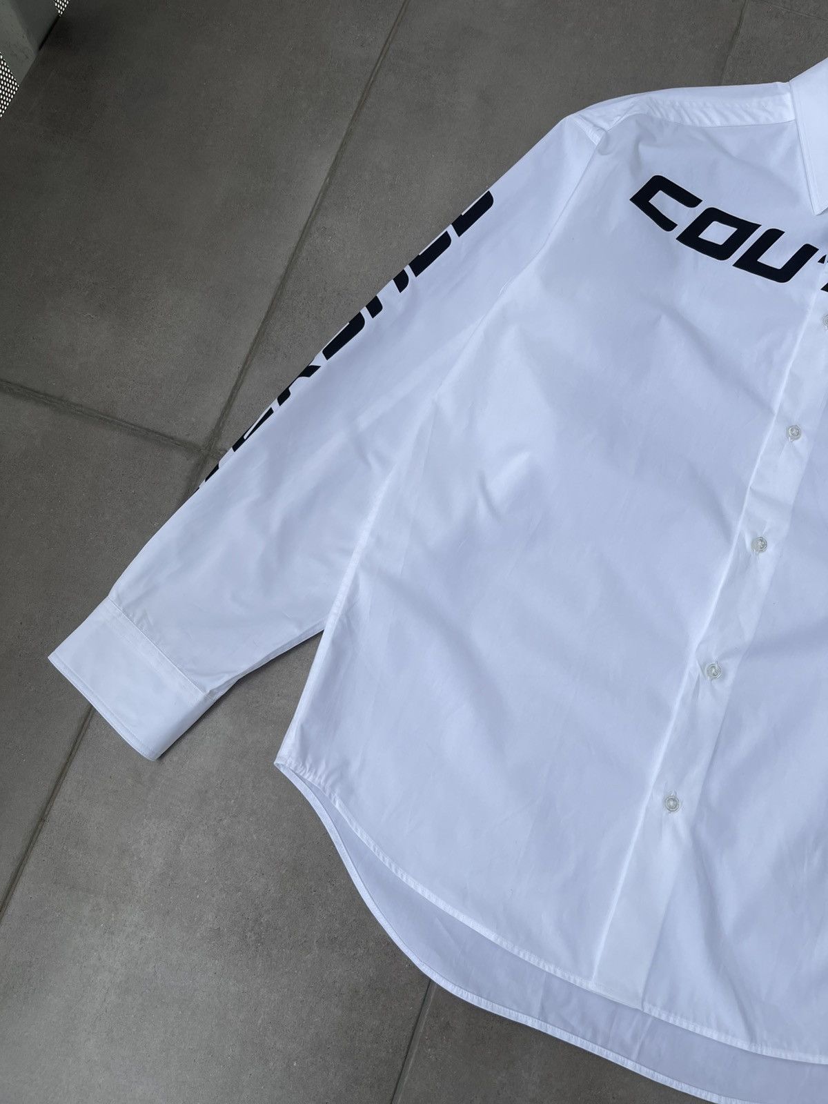 Versace !DS! SS23 Versace Logo Oversized White Shirt Size US M / EU 48-50 / 2 - 12 Thumbnail