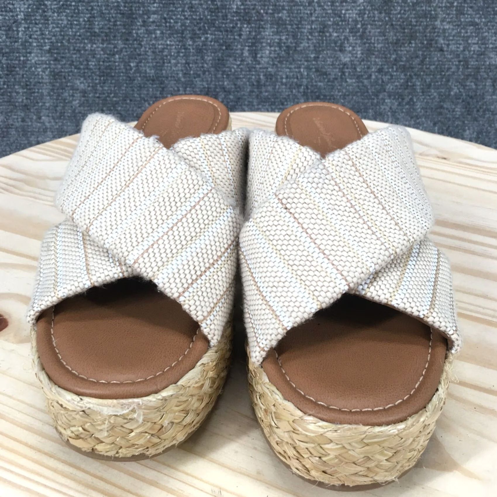 Vintage Universal Thread Sandals Womens 9 Slip On Cross Strap Platform Wedge Slide Beige Size US 9 / IT 39 - 7 Thumbnail