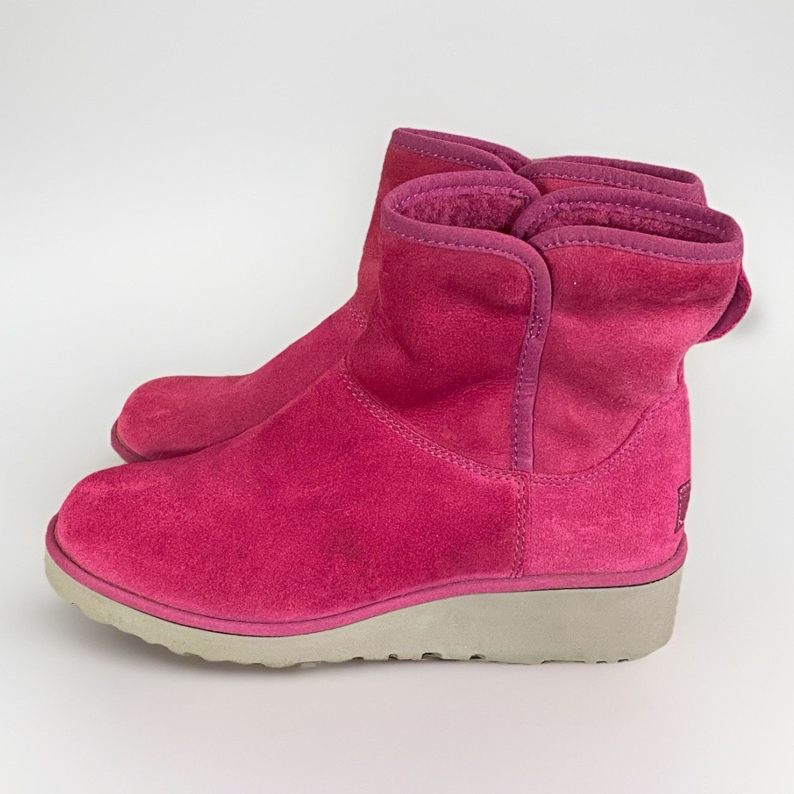 Ugg UGG Kristin Suede Shearling 1012497 WINE Wedge Boot Flawed Size US 6 / IT 36 - 1 Thumbnail