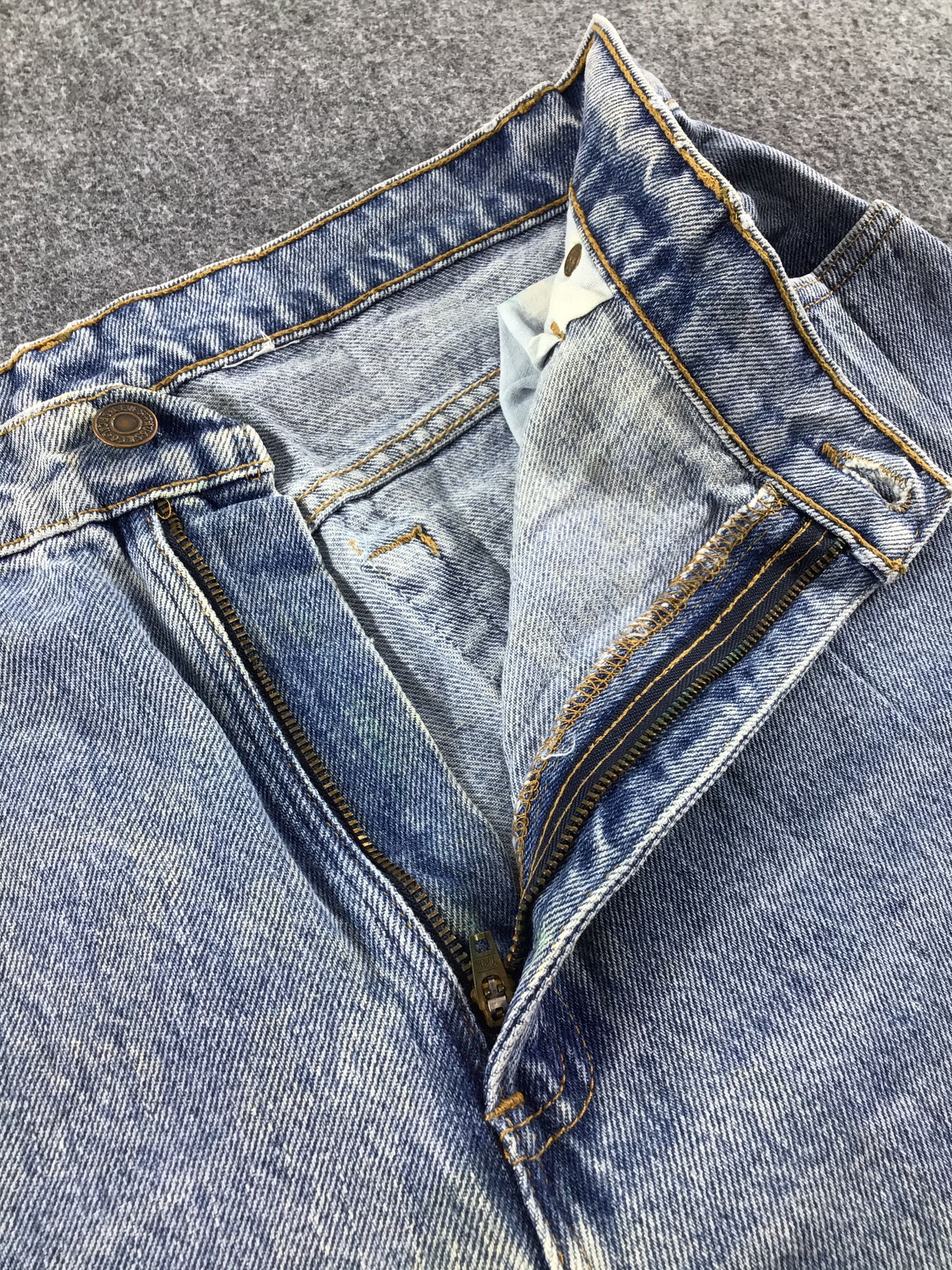 Levi's Vintage Levis 551 Jeans Stone Washed Denim -J516 Size US 33 - 7 Thumbnail