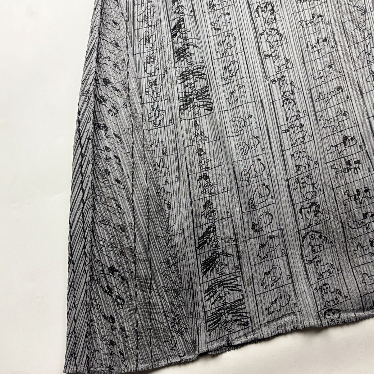 Pleats Please Issey Miyake Issey Miyake Pleats Please Animal Print Skirt Size 24" / US 00 / IT 34 - 4 Thumbnail