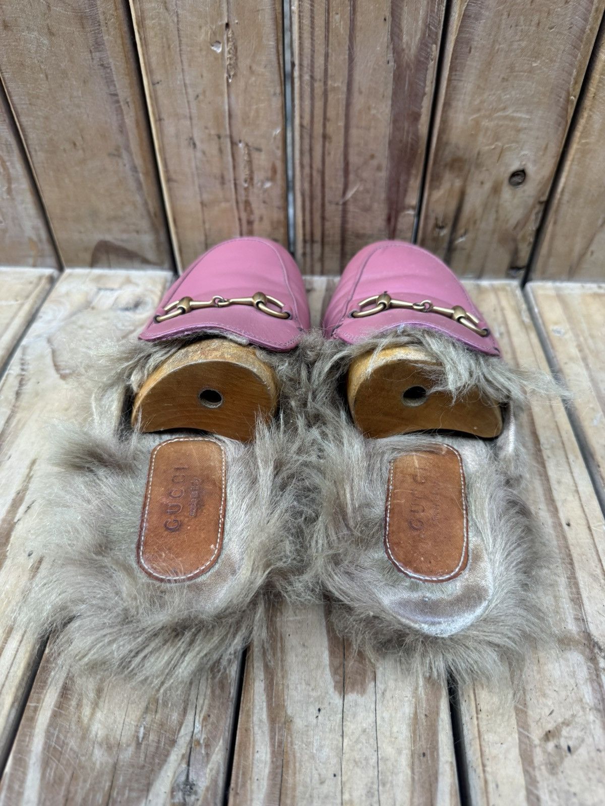 Gucci Gucci shearling Fur pink women’s Mules sz EUR 36.5 US 6.5 Size US 6.5 / IT 36.5 - 7 Thumbnail