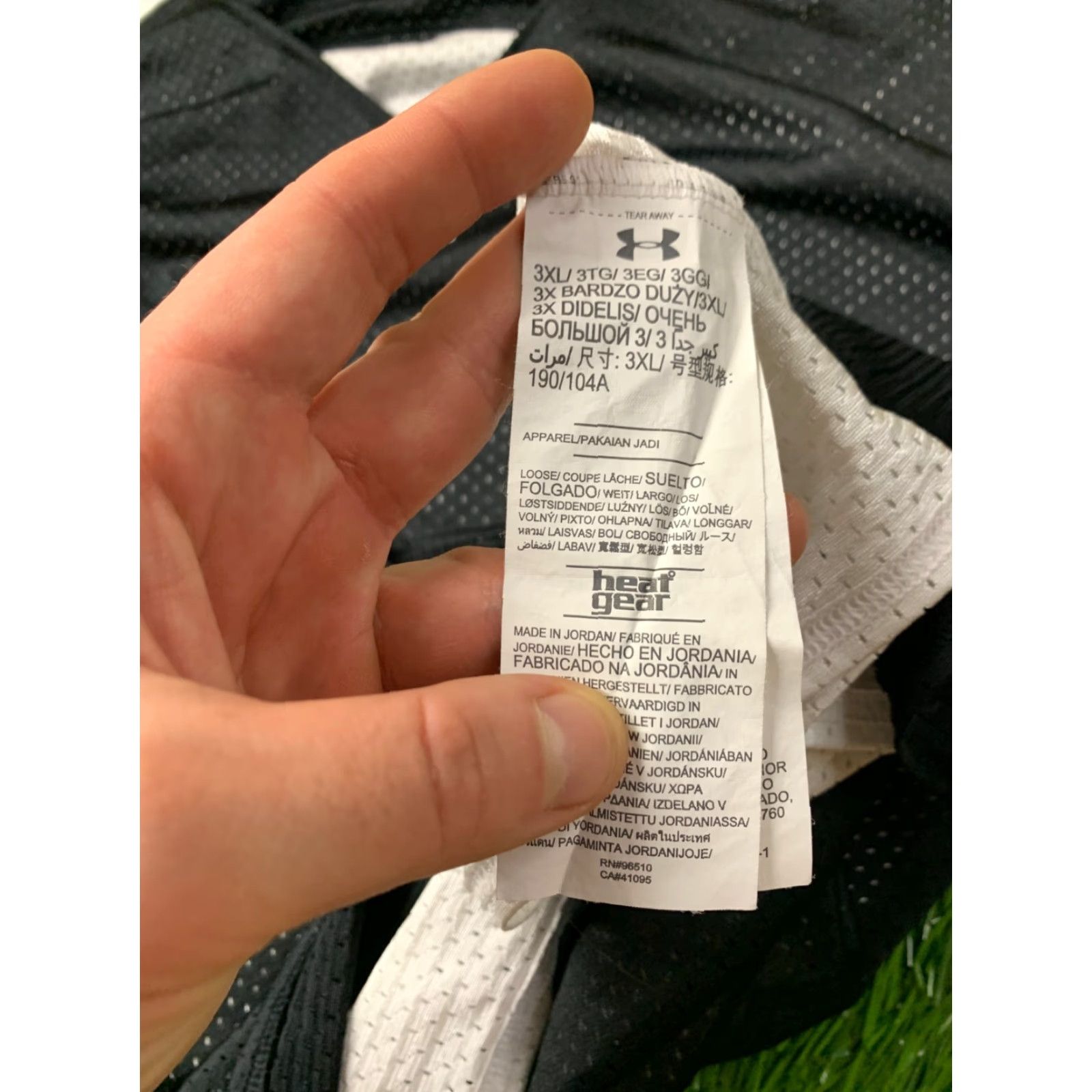 Under Armour UNDER ARMOUR Men Vest Shirt Double-Sided Training Base Layer 2017 XXXL White and Black CrossFit Short Sleeve 100% Polyester Size US XXL / EU 58 / 5 - 5 Thumbnail