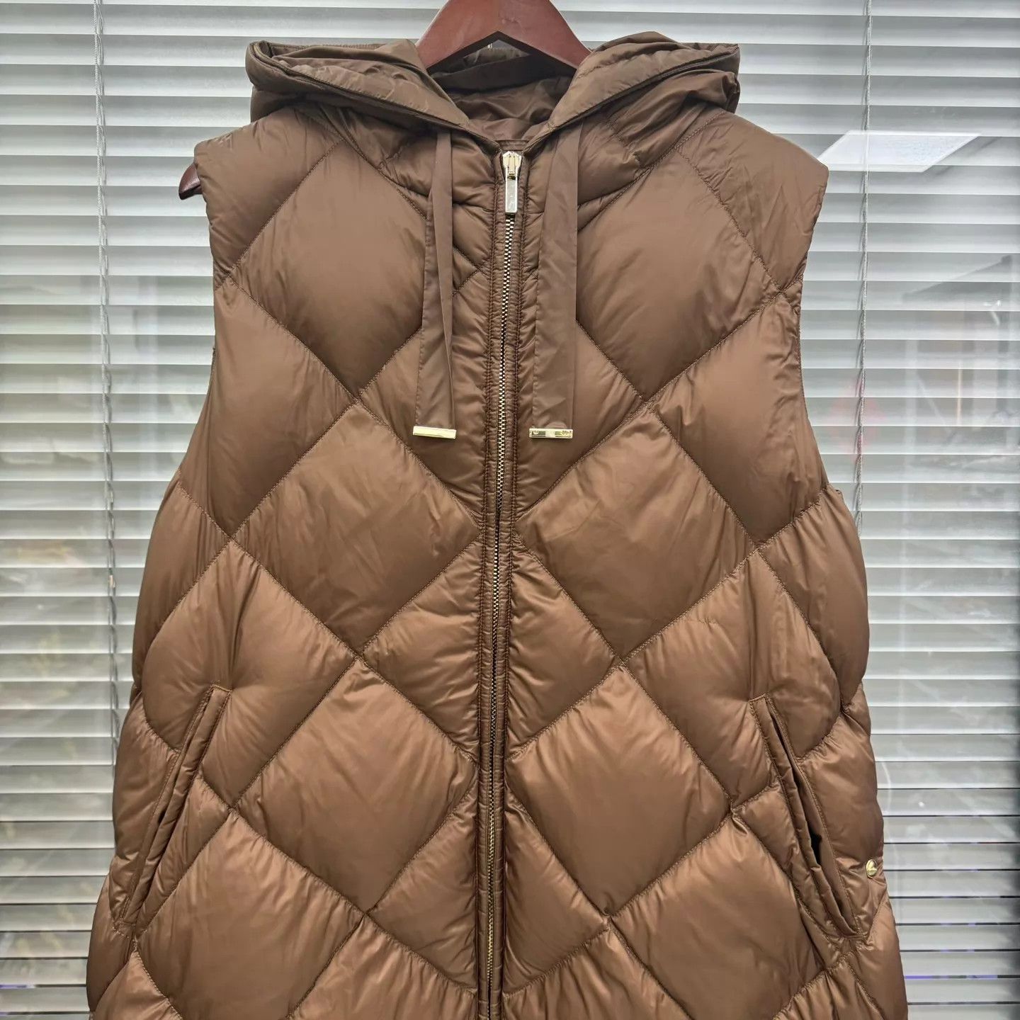Max Mara MaxMara Quilted Hooded Zipper Waist Vest Caramel 40 99N wm Size S / US 4 / IT 40 - 3 Thumbnail