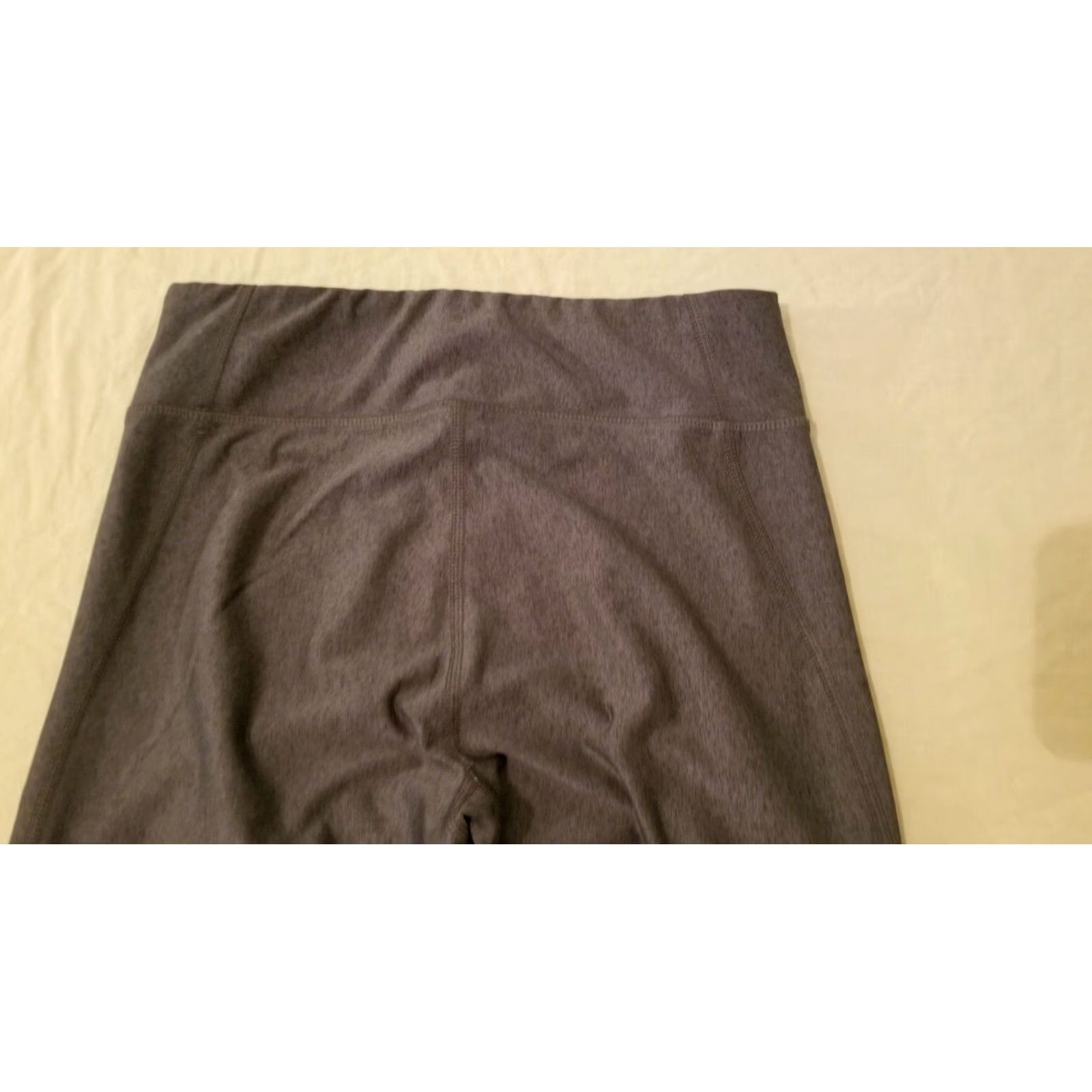 Under Armour Under Armour Womens Pants Capri Athletic Activewear Gray S Small 24x18 Clothing Mens Womens Girls Boys Size 28" / US 6 / IT 42 - 3 Thumbnail