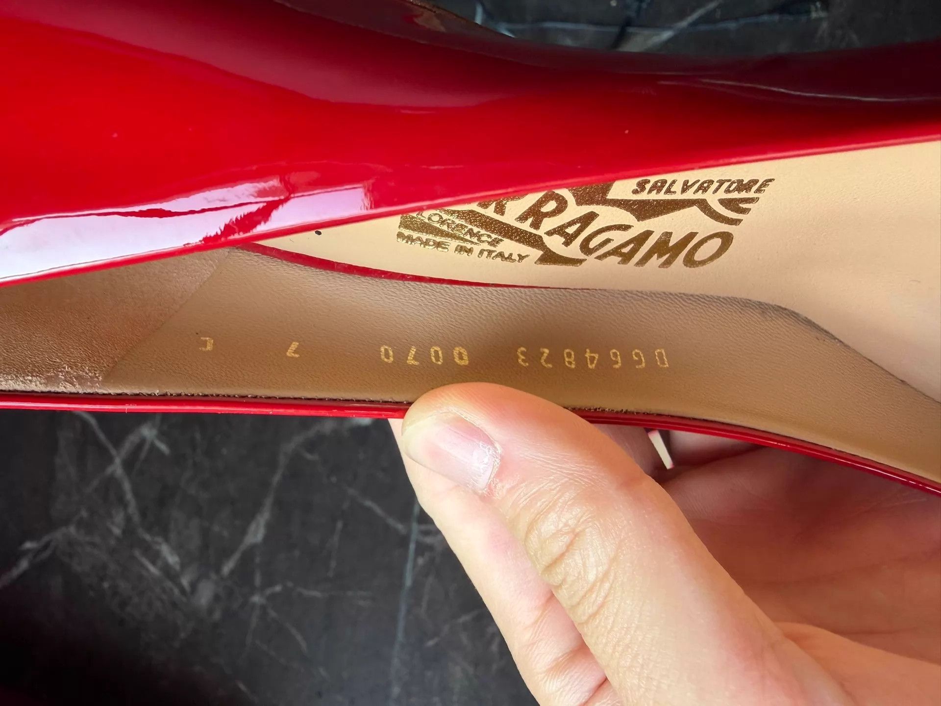 Salvatore Ferragamo FERRAGAMO Vara Patent Leather Bow Heels 7cm Red 37.5 Size US 7 / IT 37 - 6 Thumbnail