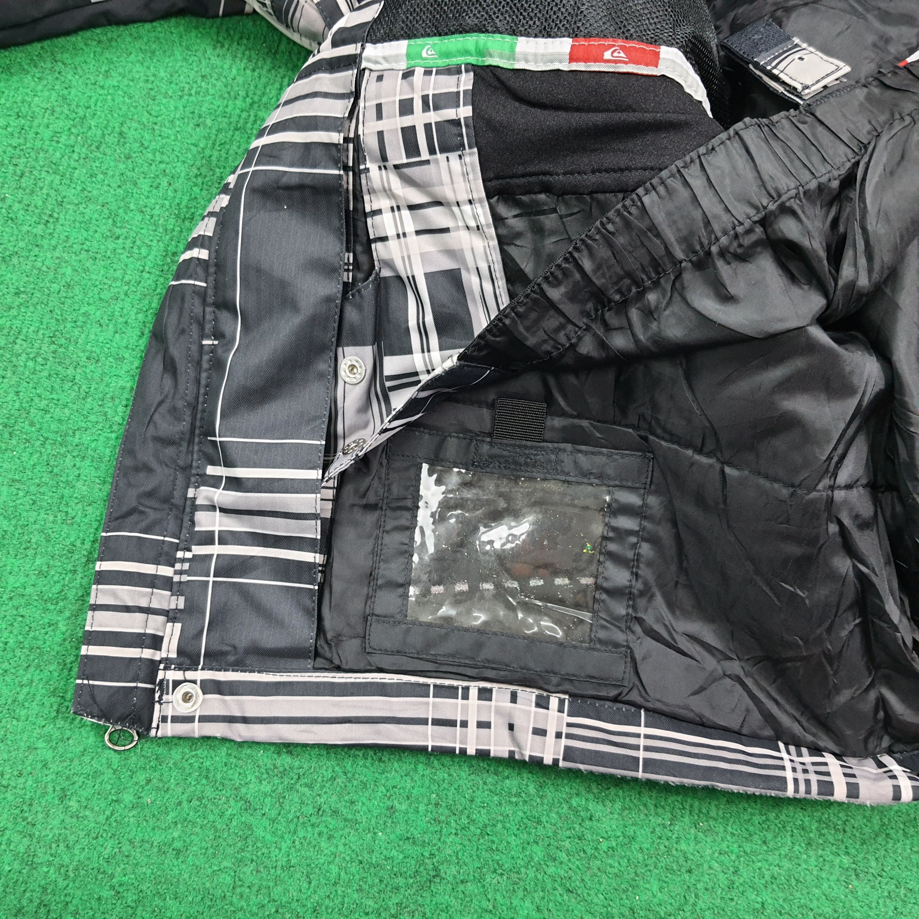 Quiksilver Vintage Quiksilver Snowboard Winter Technical Jacket C279N18 Size US L / EU 52-54 / 3 - 12 Thumbnail