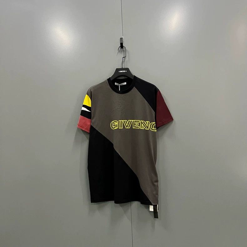 Givenchy Givenchy Patchwork Print Logo Short-Sleeve Size US XXS / EU 40 - 1 Thumbnail