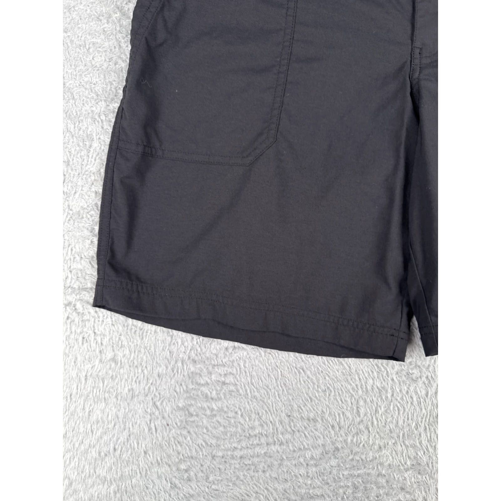 Vintage REI Women Shorts Cargo 14 Black Nylon Blend Pockets Hiking Camp Casual 32x9 Adult Women 14 Black REI Shorts Size 36" / US 14 / IT 50 - 3 Thumbnail