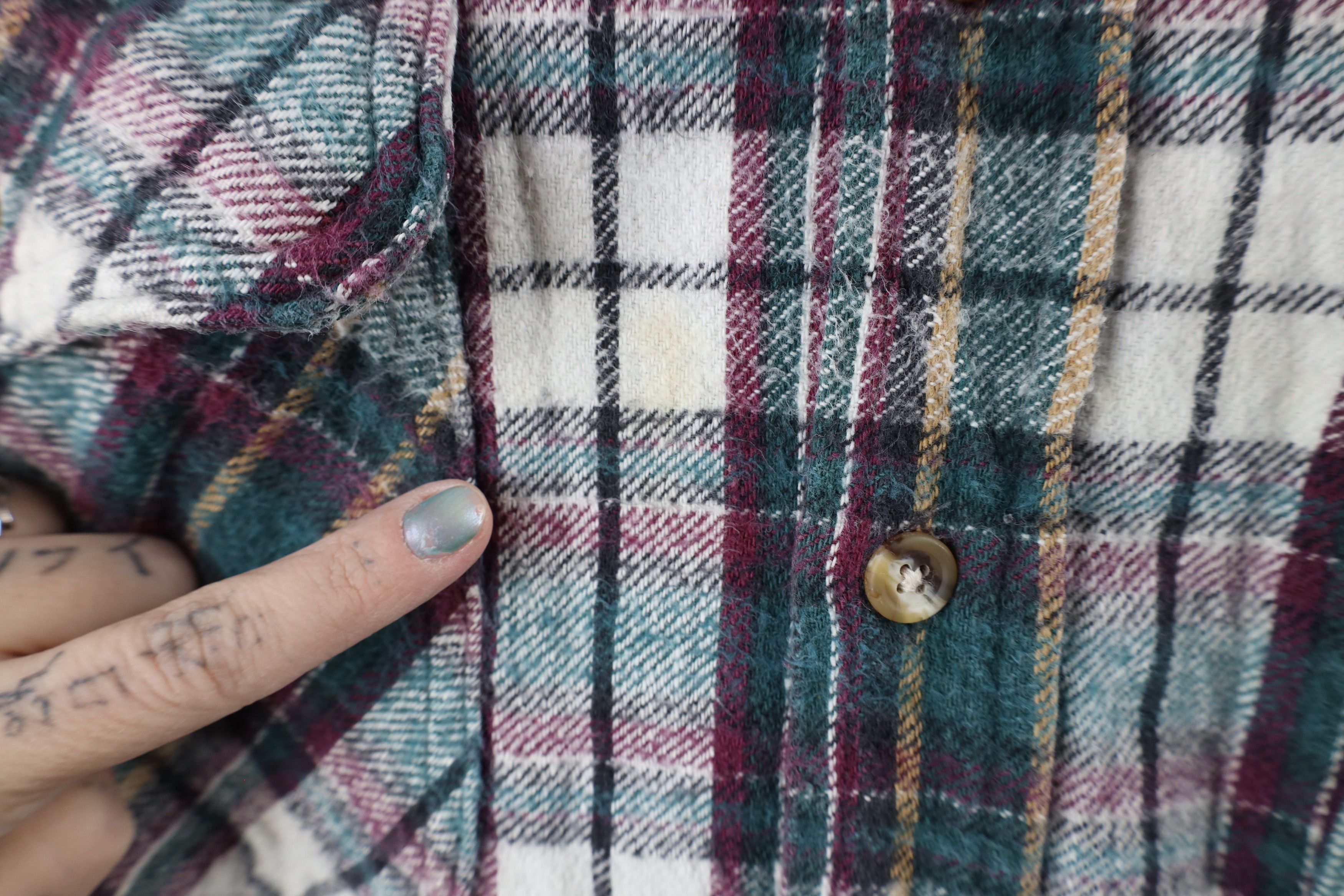 Vintage Vintage 90s Streetwear Heavyweight Flannel Button Shirt Size US XL / EU 56 / 4 - 4 Thumbnail