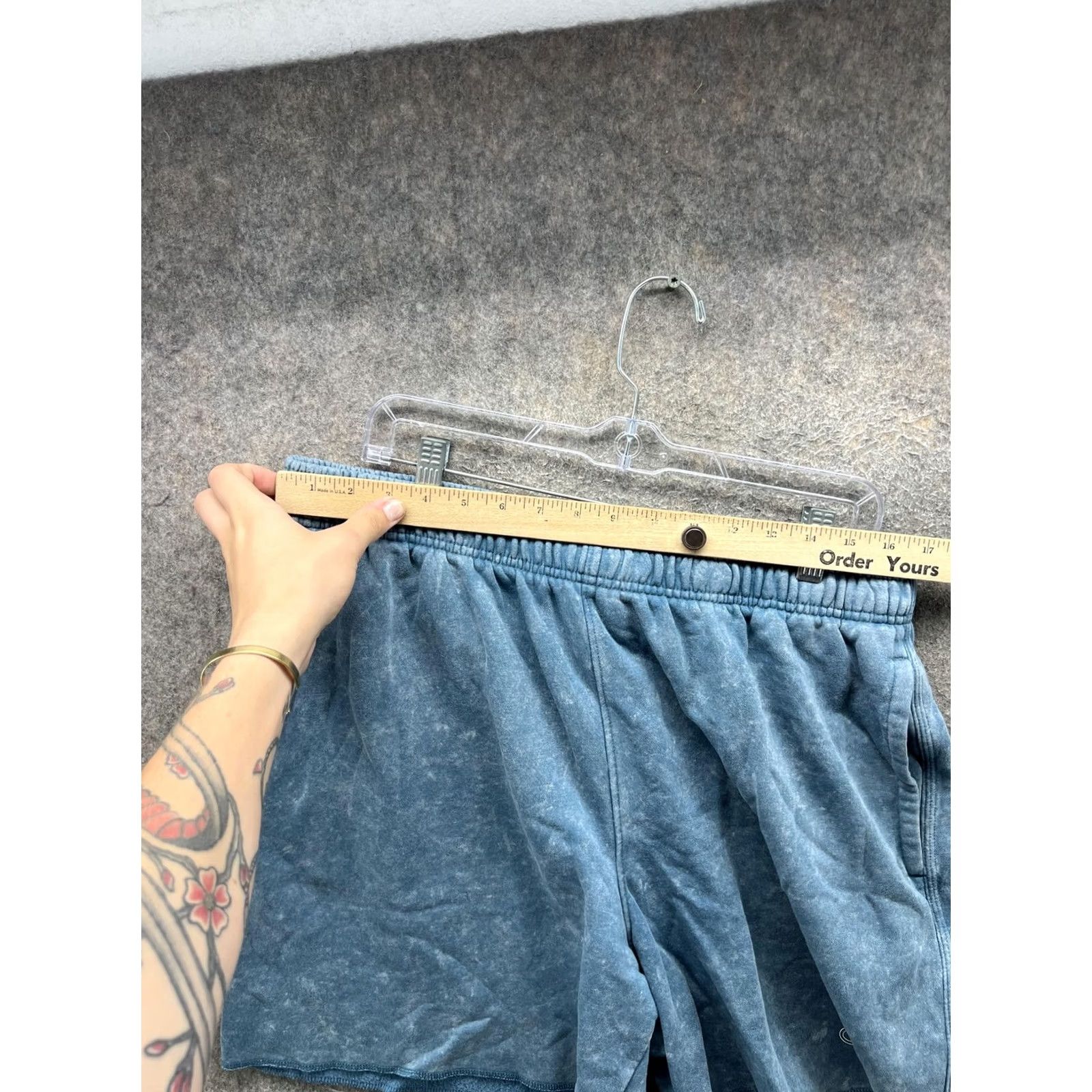 Champion VINTAGE Champion Sweat Shorts Mens XL Blue Fleece Elastic Waist Pockets Casual Athletic Summer 2000s Mens XL Blue Size US 36 / EU 52 - 2 Thumbnail