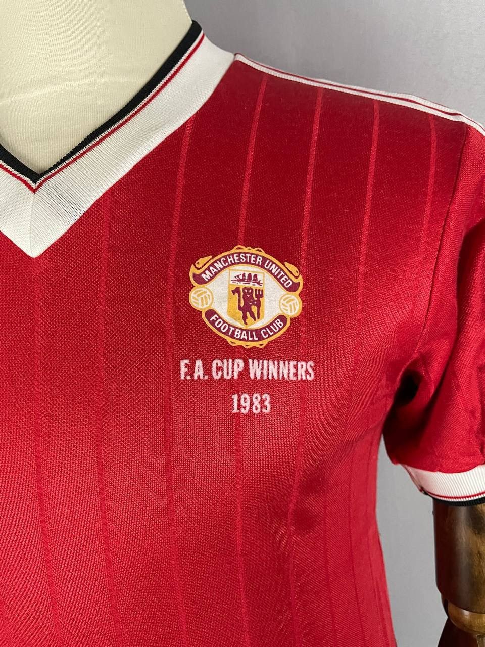 Adidas Adidas Manchester United Home Shirt 1982 Vintage Rare Size US L / EU 52-54 / 3 - 3 Thumbnail