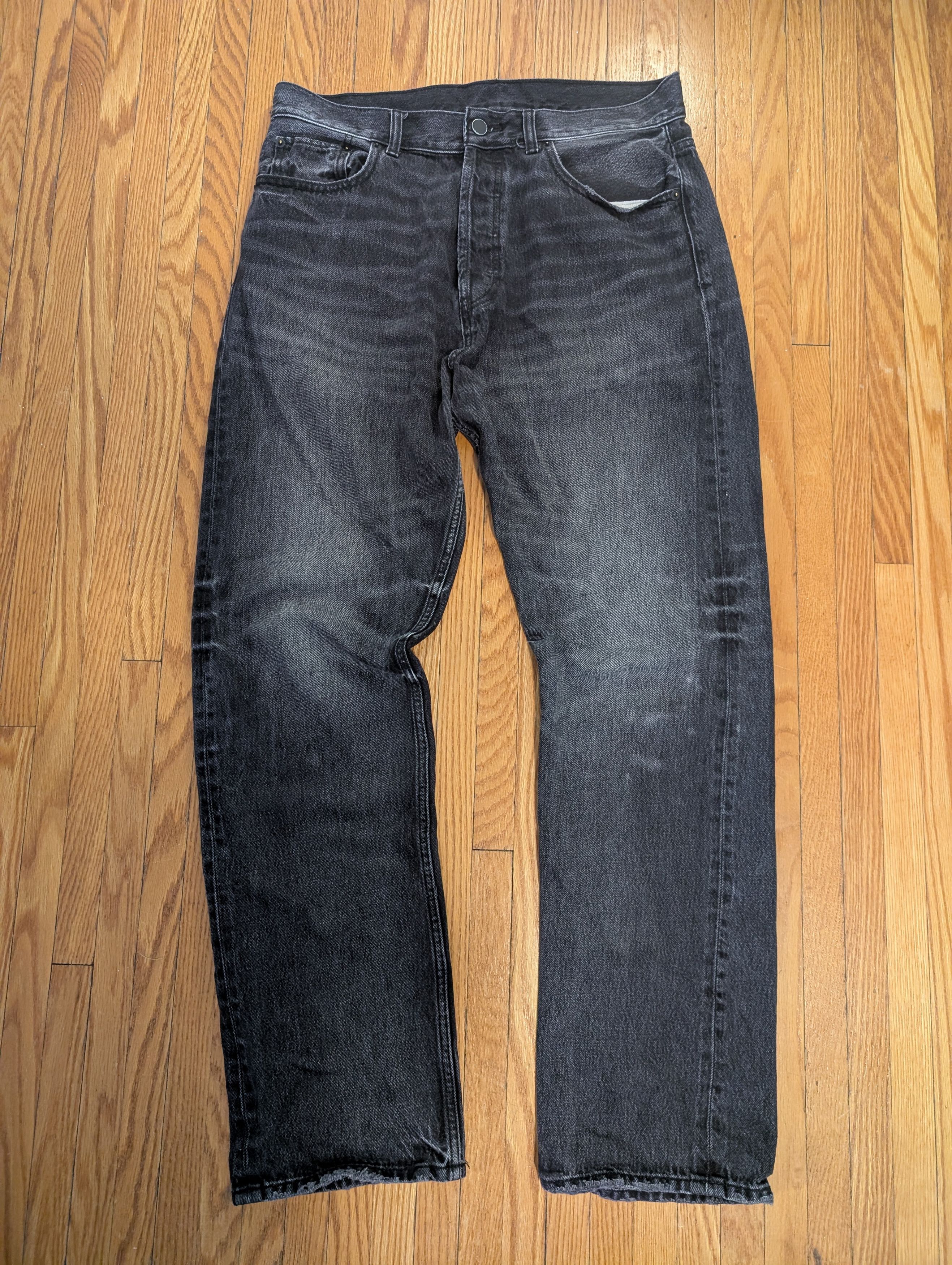 Essentials Essentials Fear Of God washed black denim Size US 31 - 1 Thumbnail