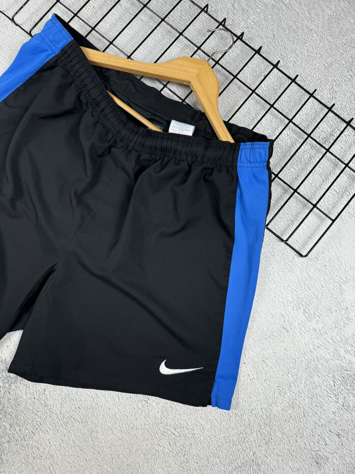 Nike × Vintage Vintage Manchester United Nike Soccer Shorts blokcore XL sz Size US 37 - 2 Thumbnail