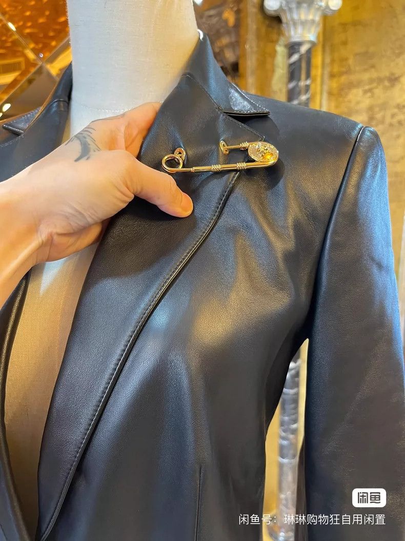 Versace Versace Sheepskin blazer Size M / US 6-8 / IT 42-44 - 4 Thumbnail