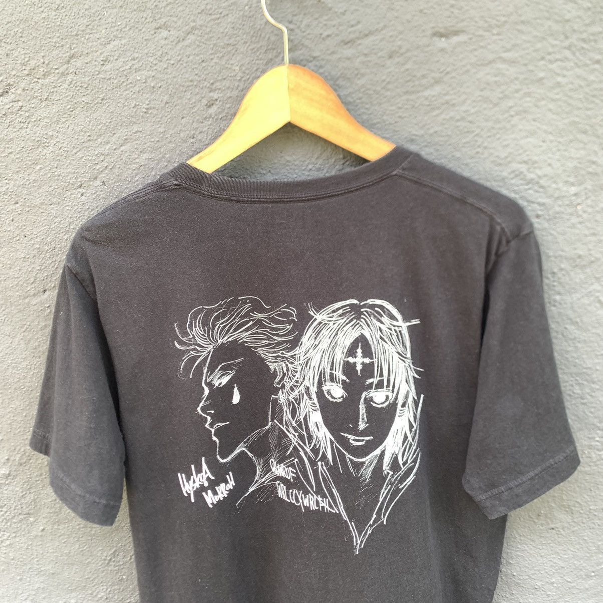 Uniqlo Thrashed Faded Hunter x Hunter x Uniqlo Anima Tee Size US M / EU 48-50 / 2 - 2 Thumbnail