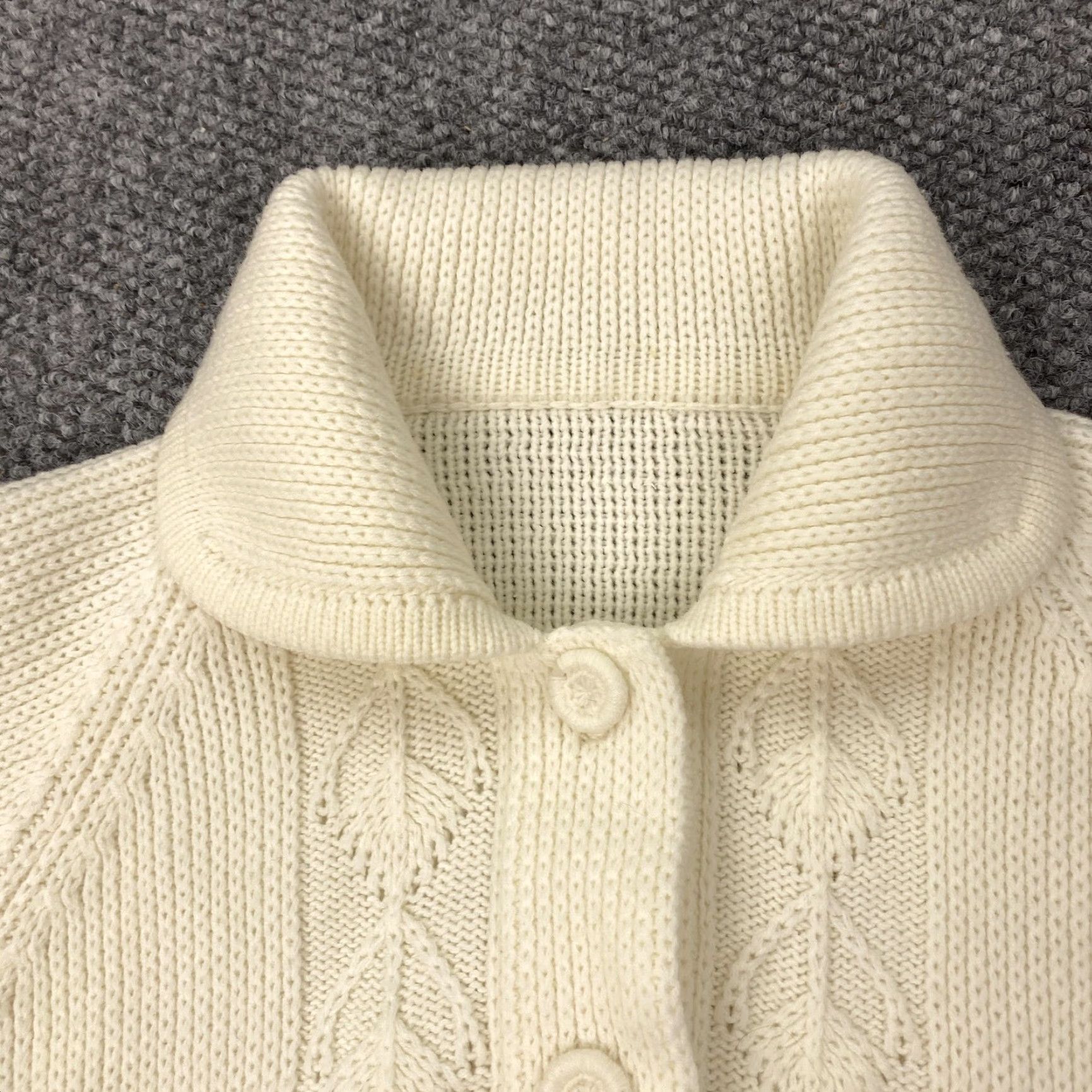 Vintage VINTAGE Knit Sweater Womens Medium Leaf Pattern Button Front Pockets 90s Cardigan Ivory Off-White Mens Womens Girls Boys Size M / US 6-8 / IT 42-44 - 2 Thumbnail