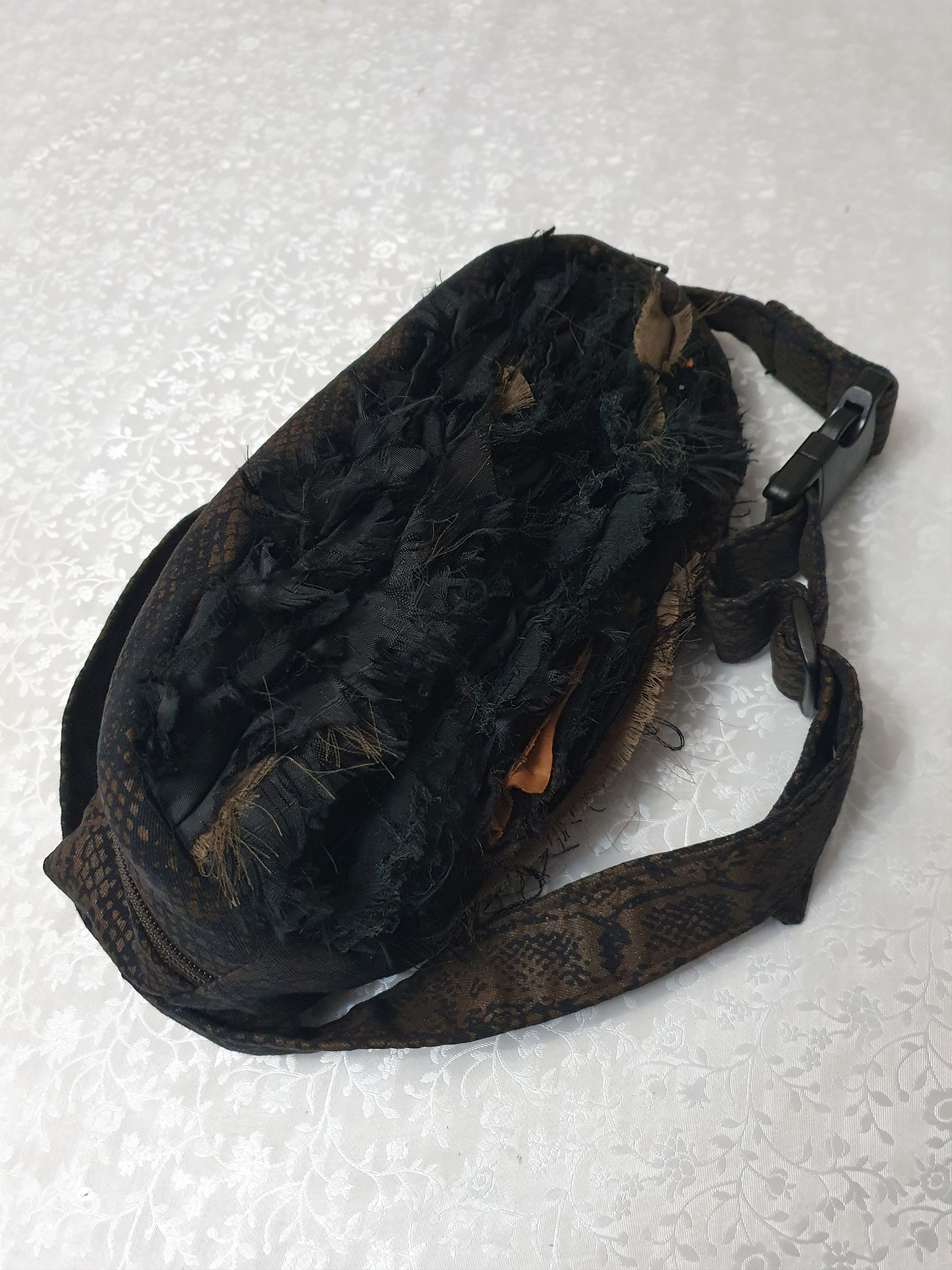 Japanese Brand 90's Vintage Y2k Fuzzy Distressed "Wild Sanke" 3d Camo Bag Size ONE SIZE - 1 Thumbnail